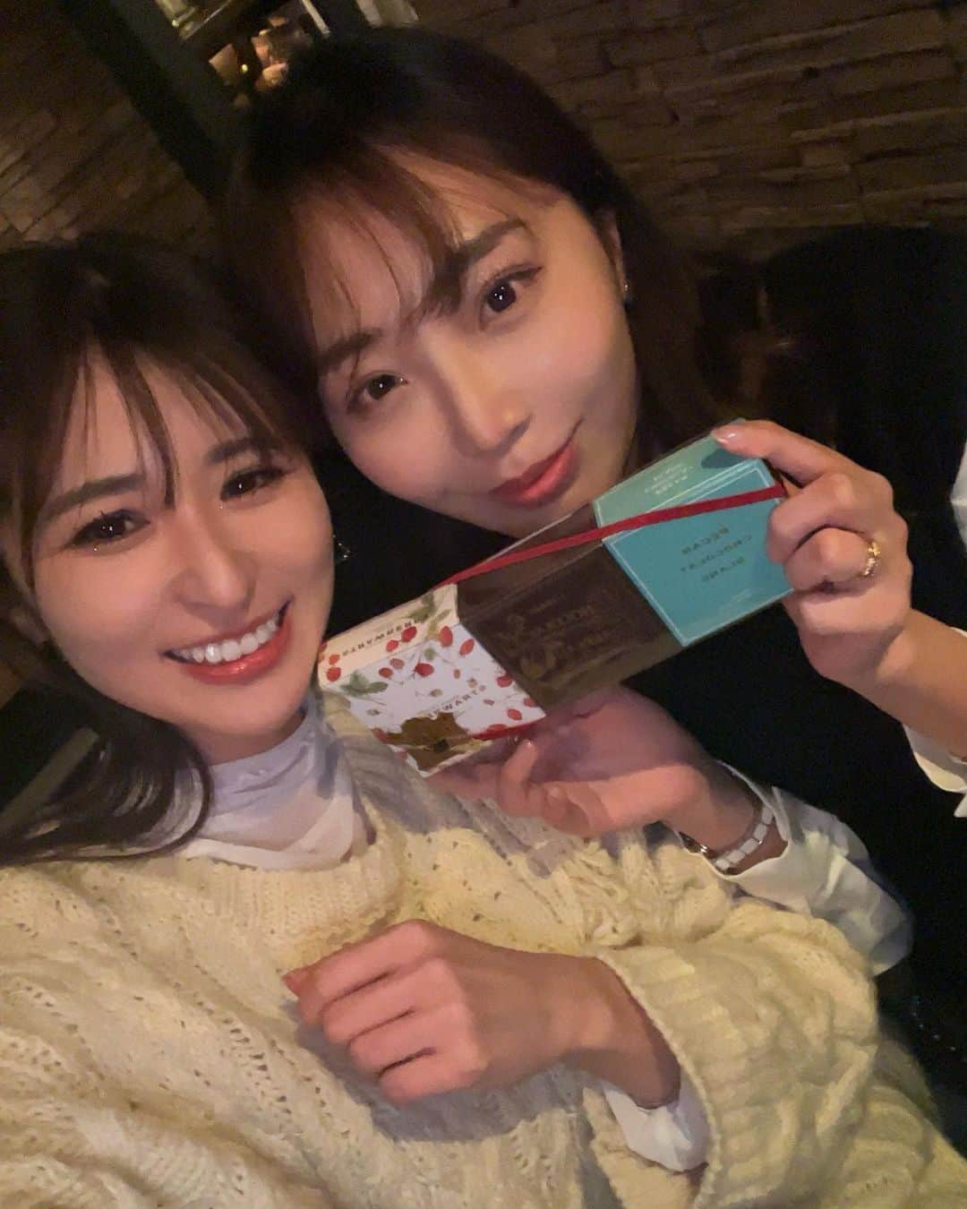 有馬綾香のインスタグラム：「ハッピーバレンタイン🥺 好きなものを食べる人生！」
