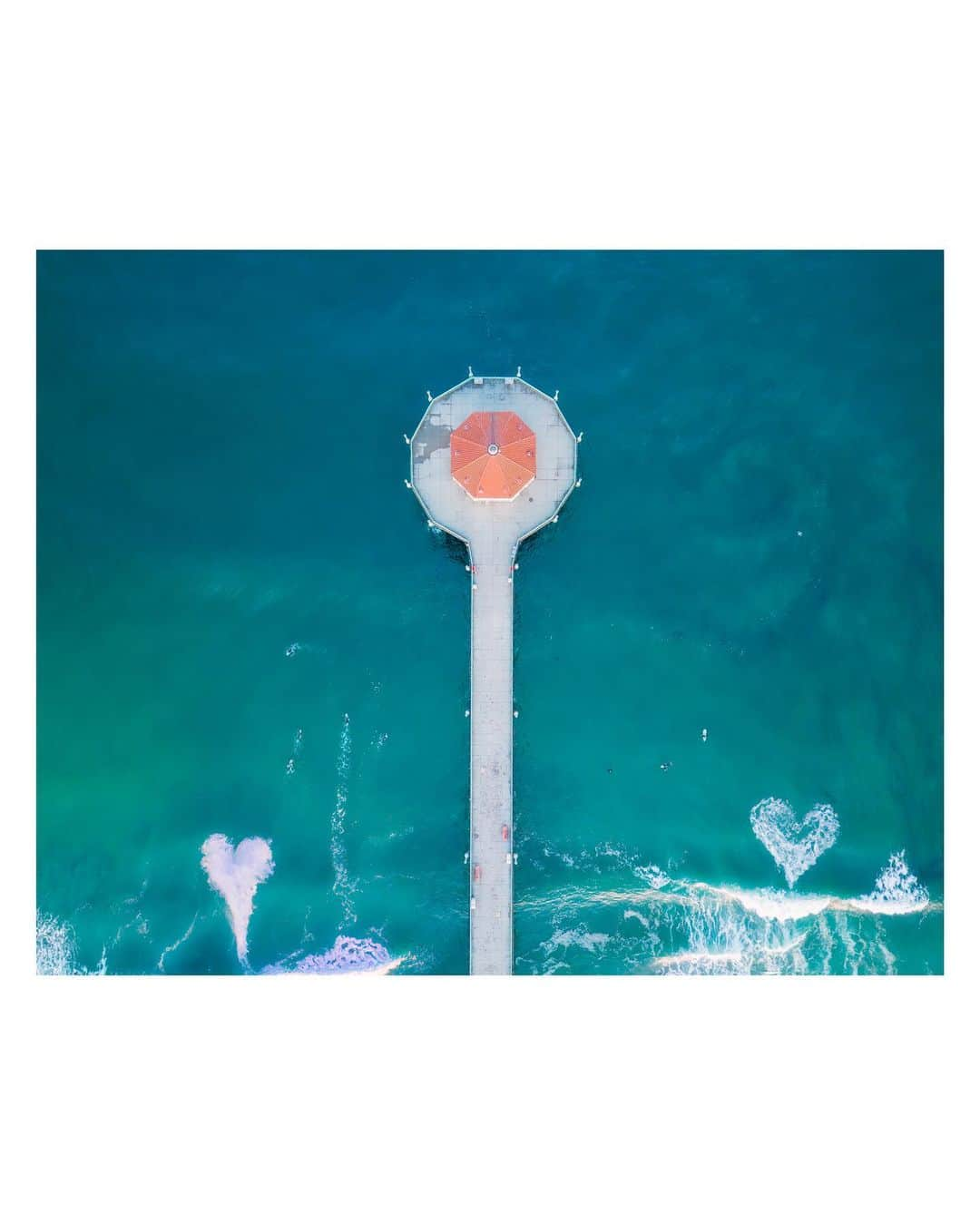 Pete Halvorsenさんのインスタグラム写真 - (Pete HalvorsenInstagram)「Hope you have a Pierfect Valentines Day 💌  Little Photoshop/Ai/Drone Magic 💫🪄」2月15日 3時30分 - petehalvorsen