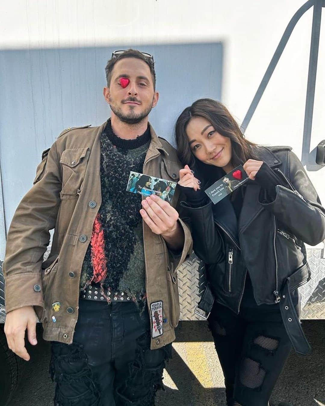 福原かれんのインスタグラム：「Happy Valentine’s Day from Frenchie & Kimiko ❤️   #kimchie #TheBoysTV」
