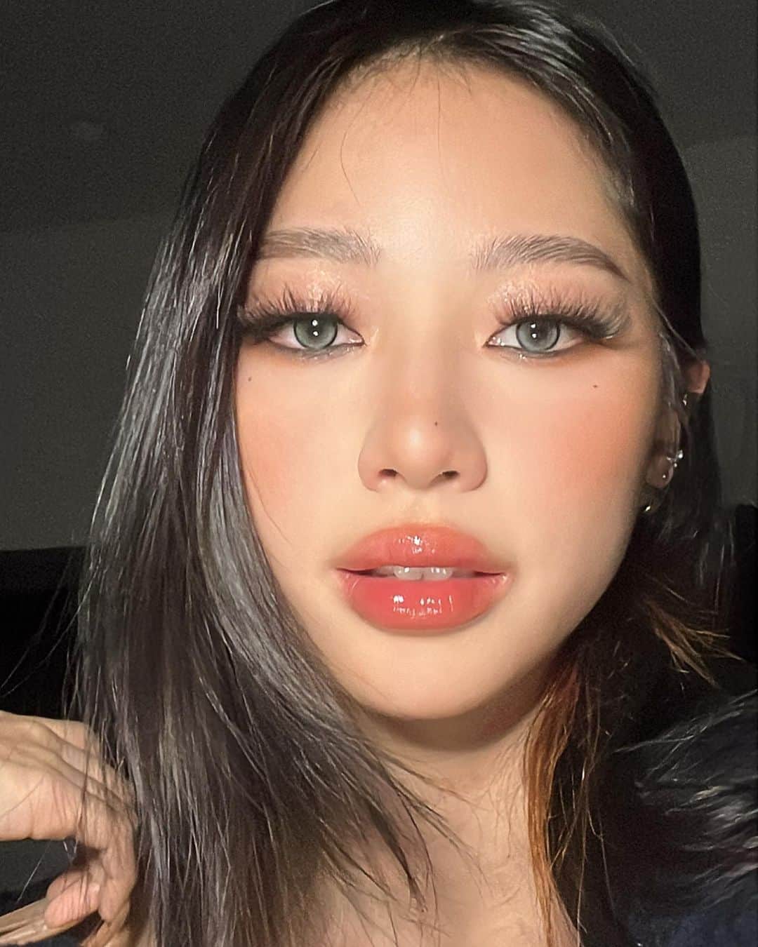 リュ・ウォンさんのインスタグラム写真 - (リュ・ウォンInstagram)「Happy valentine’s day🖤 Vday can’t even make me wear pink or red🤭🤍」2月15日 5時57分 - rw2100