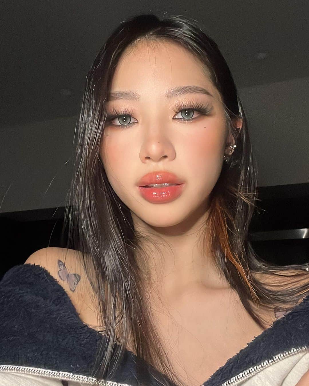 リュ・ウォンさんのインスタグラム写真 - (リュ・ウォンInstagram)「Happy valentine’s day🖤 Vday can’t even make me wear pink or red🤭🤍」2月15日 5時57分 - rw2100