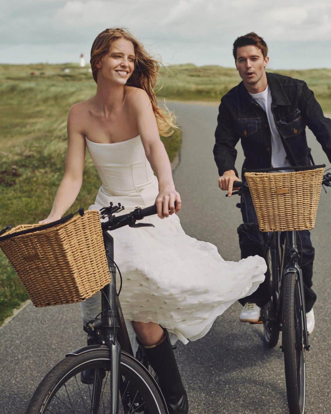 アビー・チャンピオンのインスタグラム：「@voguemagazine by @danmartensen with my valentine @patrickschwarzenegger 🤍」