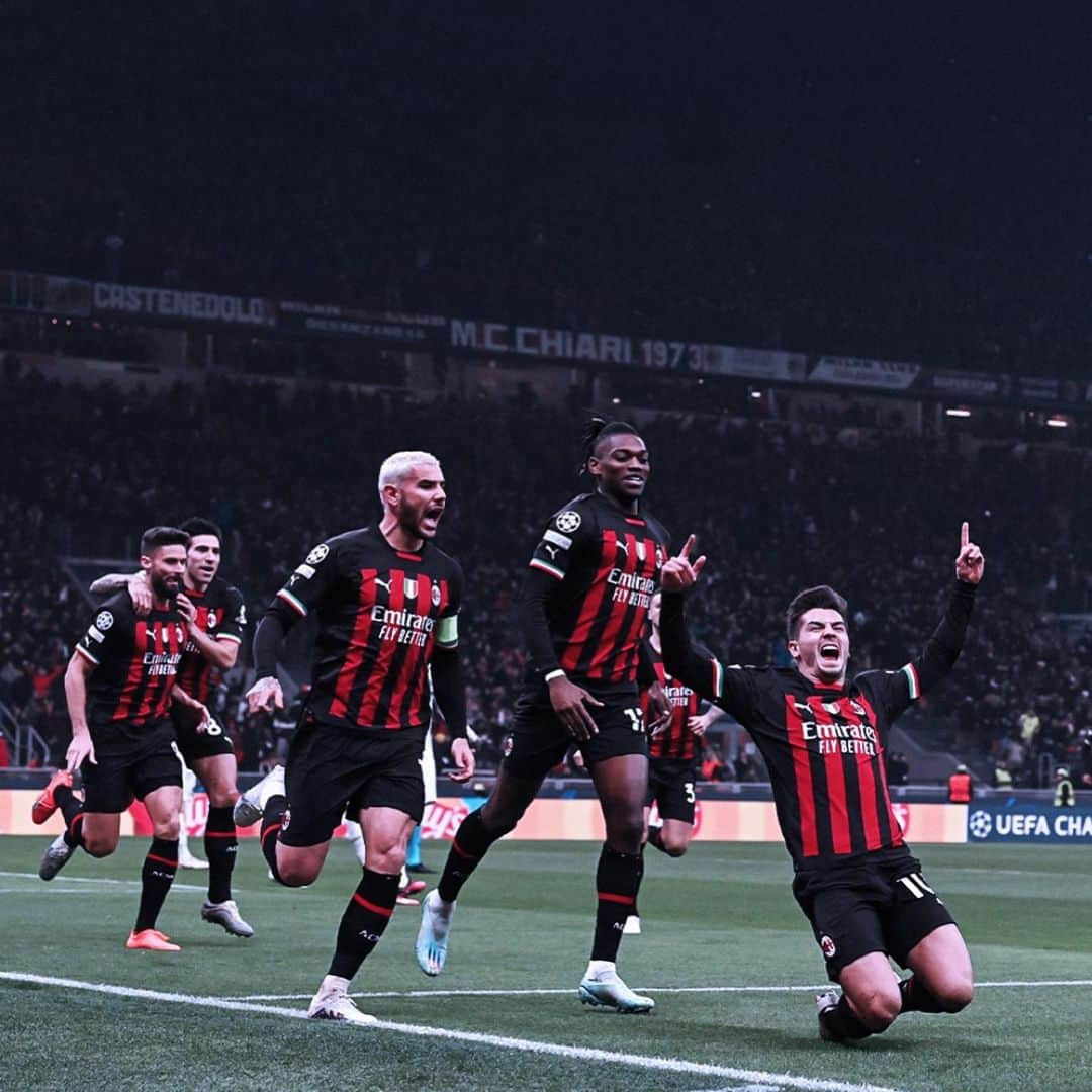 ブラヒム・ディアスさんのインスタグラム写真 - (ブラヒム・ディアスInstagram)「😍😍 WOW #UCL 💫 !!! What a team performance! ❤️🖤  🤝 ⚽️ @acmilan @championsleague  #SempreMilan 😍」2月15日 7時22分 - brahim