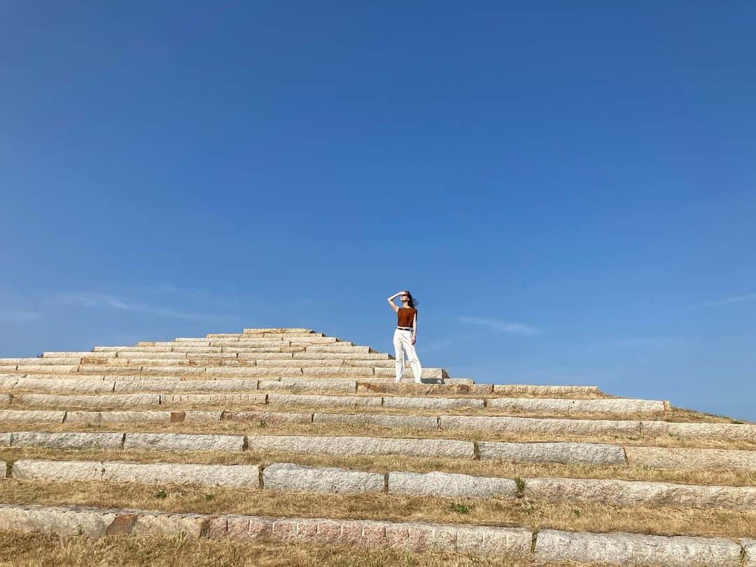 のインスタグラム：「いますぜ🌞  また行きたいなぁ〜  #trip#memories#archive #moerenumapark#isamunoguchi#旅」