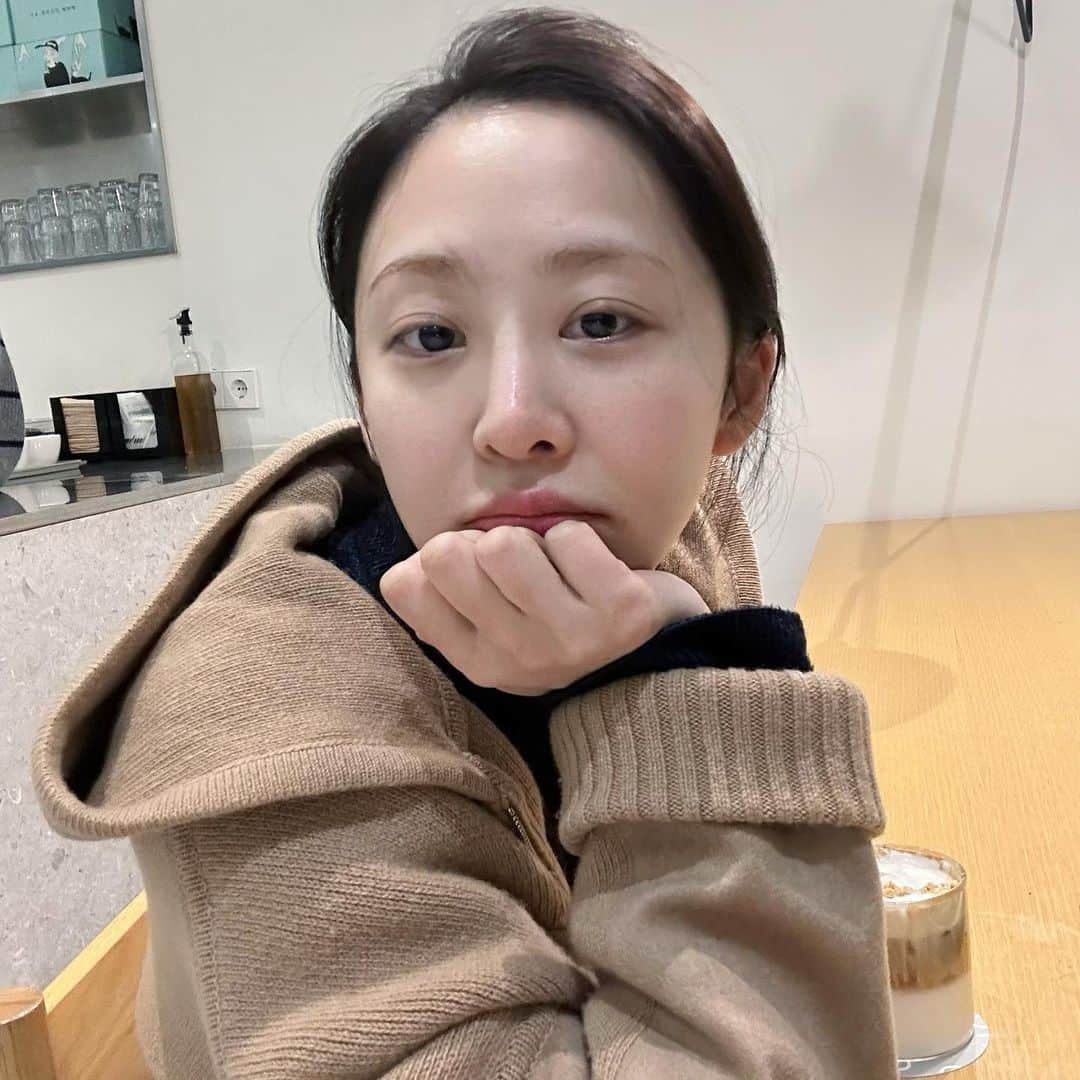 のインスタグラム：「😯」