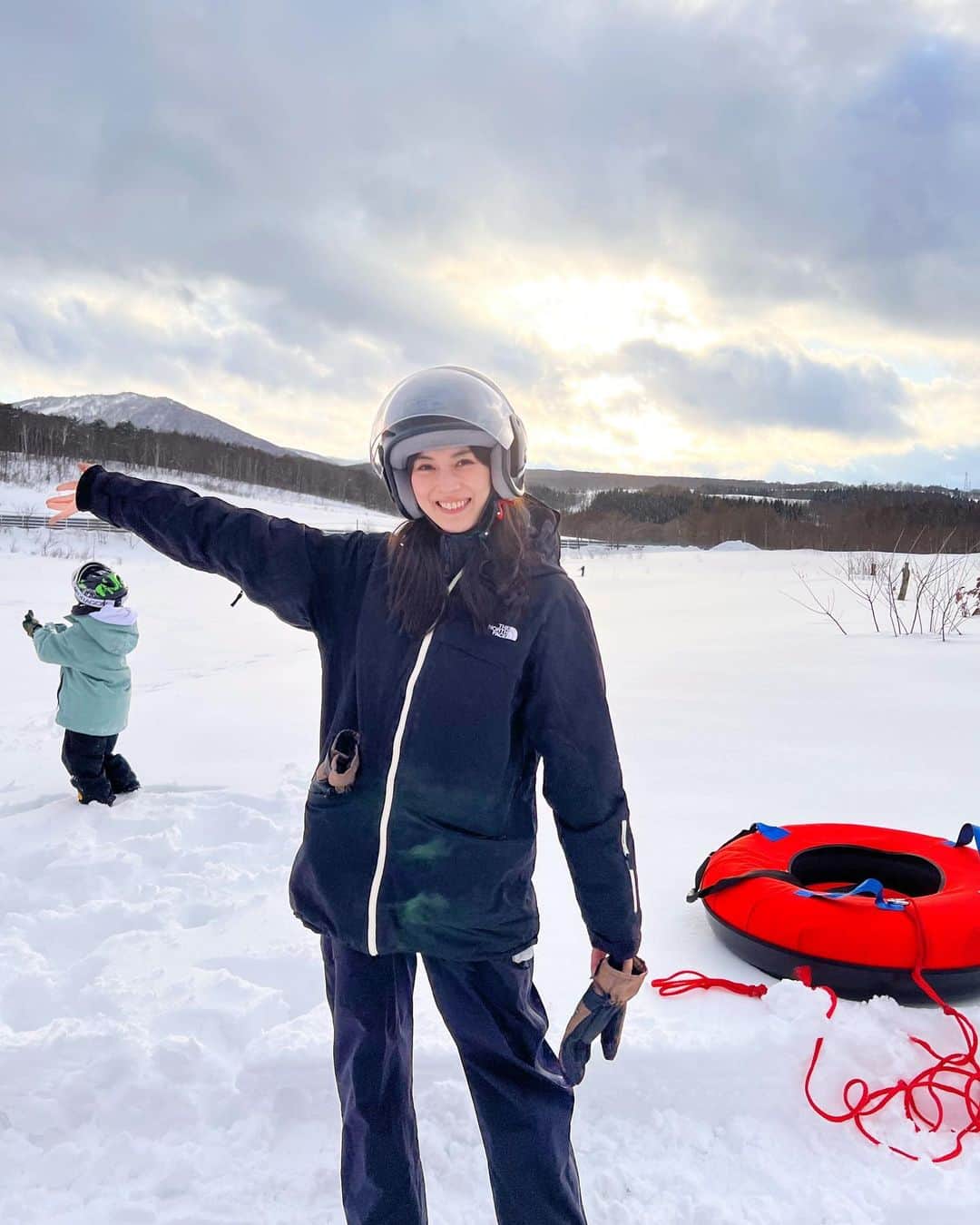安座間美優さんのインスタグラム写真 - (安座間美優Instagram)「🎿🏎☃️  昨年に引き続き、今年も @kurumaasobi_adventure_appi へ遊びに行ってきました♡  雪遊びや車遊び、美味しいご飯とお酒に、そして大好きな仲間💜  こんな最高な場所は本当になかなかない。  まだ余韻に浸っている…🥰  ヨンちゃん @youn1029 のYouTubeにも今回の旅がアップされているので見てみてね！  #みゅう旅#appi#岩手旅行」2月15日 12時39分 - mew_azama