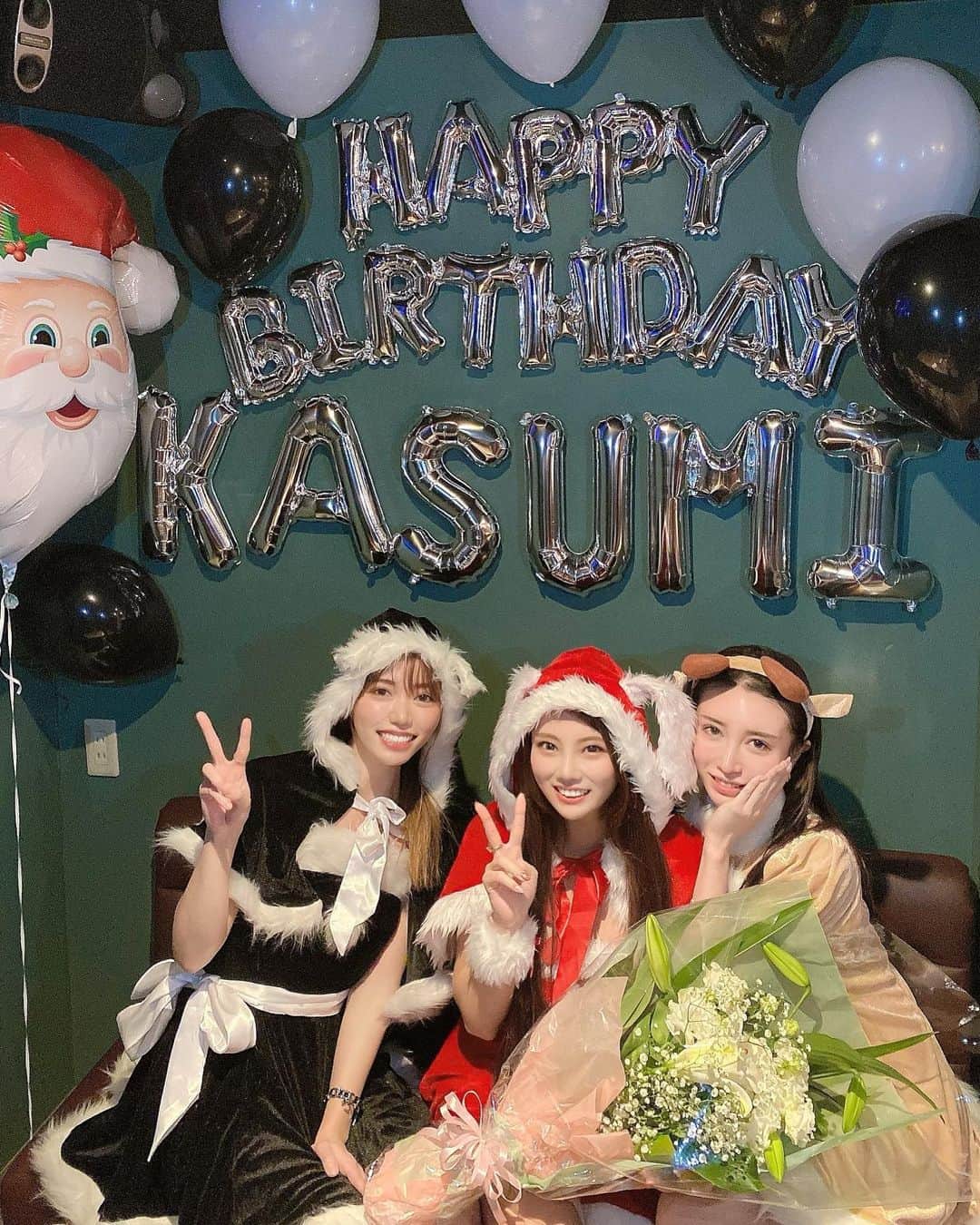 MiyakeKasumi さんのインスタグラム写真 - (MiyakeKasumi Instagram)「24日の前日はまたまたお祝いしていただきました😂❤️  ありかと前々から約束してて、温泉いって身体癒されたあとまさかのカシェ笑笑  楽しすぎて記憶が無い爆笑   #誕生日サプライズ  #誕生日  #誕生日飾り付け  #誕生日祝い  #クリスマスイブ #birthday  #birthdaygirl  #birthdayparty  #christmas」2月15日 12時50分 - 1225kasumi