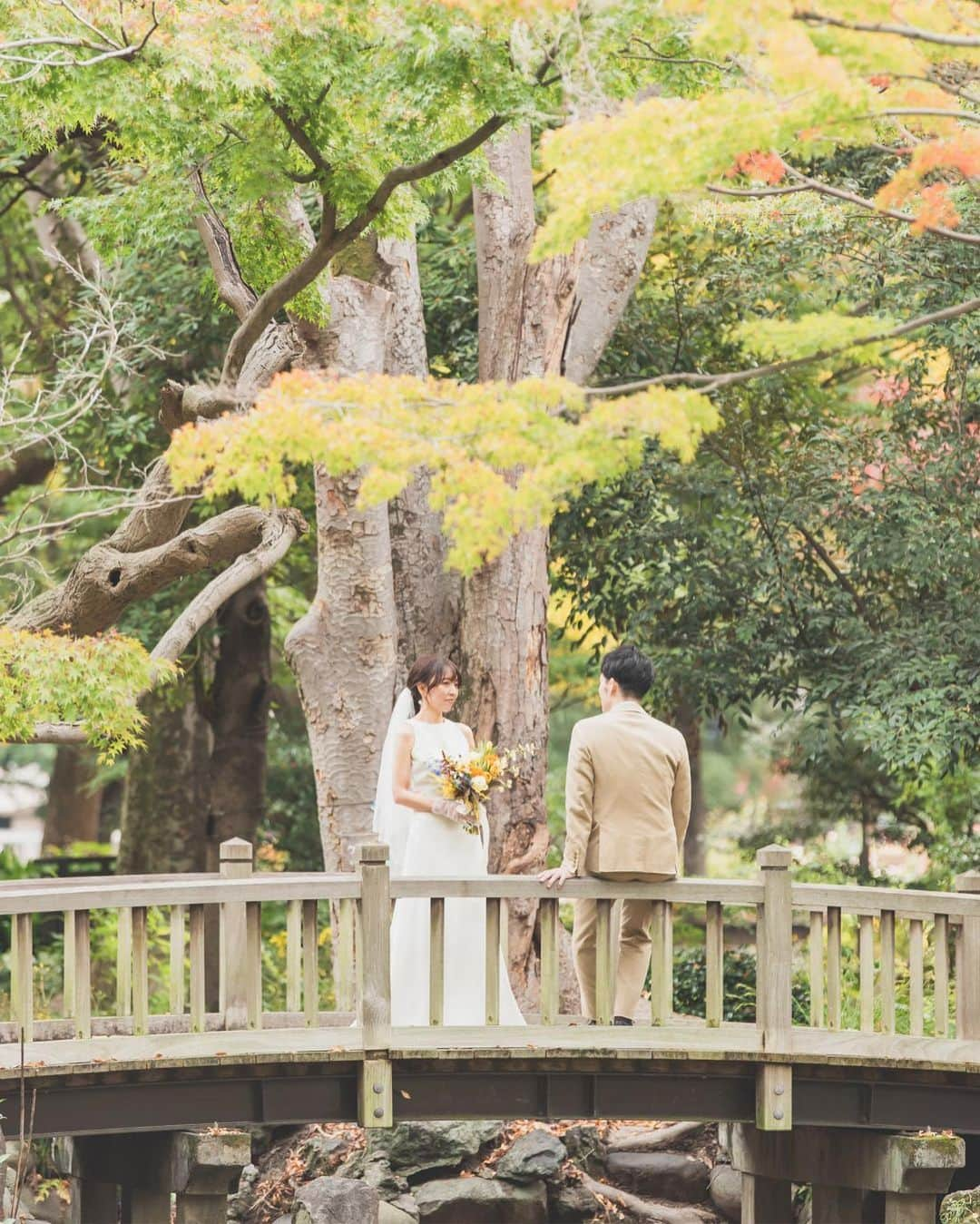 日比谷パレスさんのインスタグラム写真 - (日比谷パレスInstagram)「⁡ ✨結婚式では笑顔で過ごしたい✨ ⁡ かしこまった雰囲気は苦手。。 涙流れるような演出は嫌だ。。 ⁡ そんなおふたりは ご両親へのお手紙を披露宴ではなく 挙式前に感謝の言葉とともにお渡ししました✨ ⁡ ファーストミートの時には お互いをイメージしたお手紙をご用意し ふたりだけのステキなお時間をお過ごしになりました😊 ⁡ おふたりがイメージする結婚式💍 ぜひお話を聞かせてくださいませ✨ ⁡ ⁡ #日比谷パレス #日比谷公園 #ファーストミート #ファーストミートの瞬間 #手紙 #手紙を書こう #両親への手紙 #両親へ #両親への感謝 #ガーデンウェディング #ガーデンウエディング #ガーデンチャペル #ガーデン挙式 #結婚式の写真 #結婚式の思い出 #レストランウェディング #レストランウェディング東京 #レストランウエディング #レストランウエディング東京 #東京レストラン #日比谷レストラン #結婚式をあきらめない #結婚式を諦めない #結婚式をしよう #結婚式場探し #結婚式場選び #結婚式場見学」2月15日 13時00分 - hibiyapalace_wedding