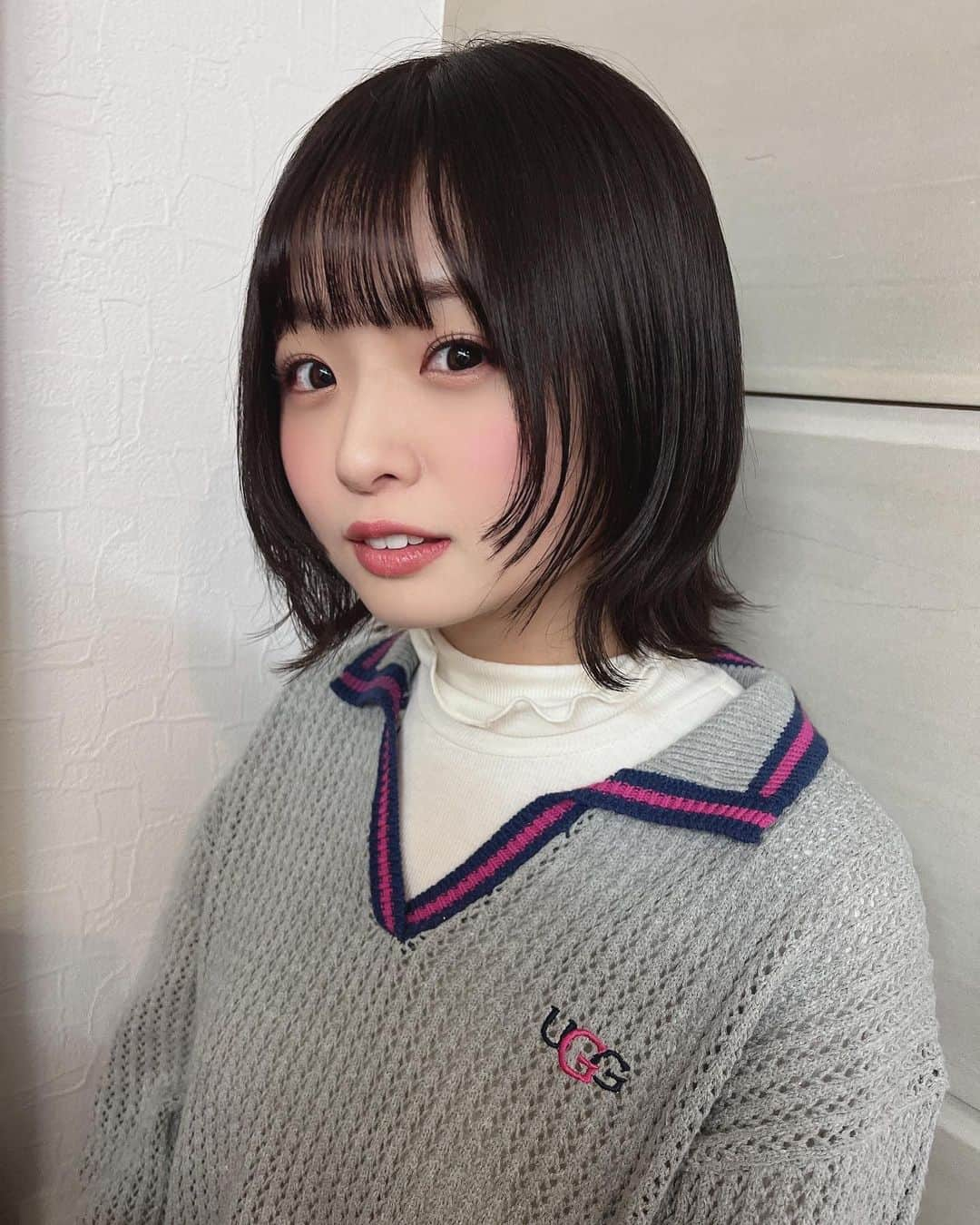 西葉瑞希のインスタグラム：「髪を切りました  ちょっとウルフっぽい感じに切りました💇‍♀️  高校生以来の長さでウキウキしています‪︎‬ ‪︎☺︎  みじかい髪、好きだー！！！！」