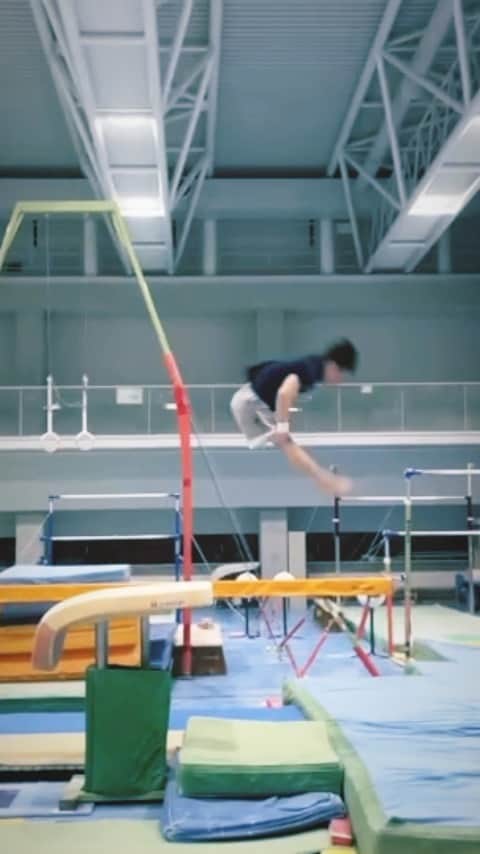 田中佑典のインスタグラム：「. 不得手と向き合う時間 好きじゃないけど嫌いではない 認める時間  #artistic  #gymnastics  #体操競技」