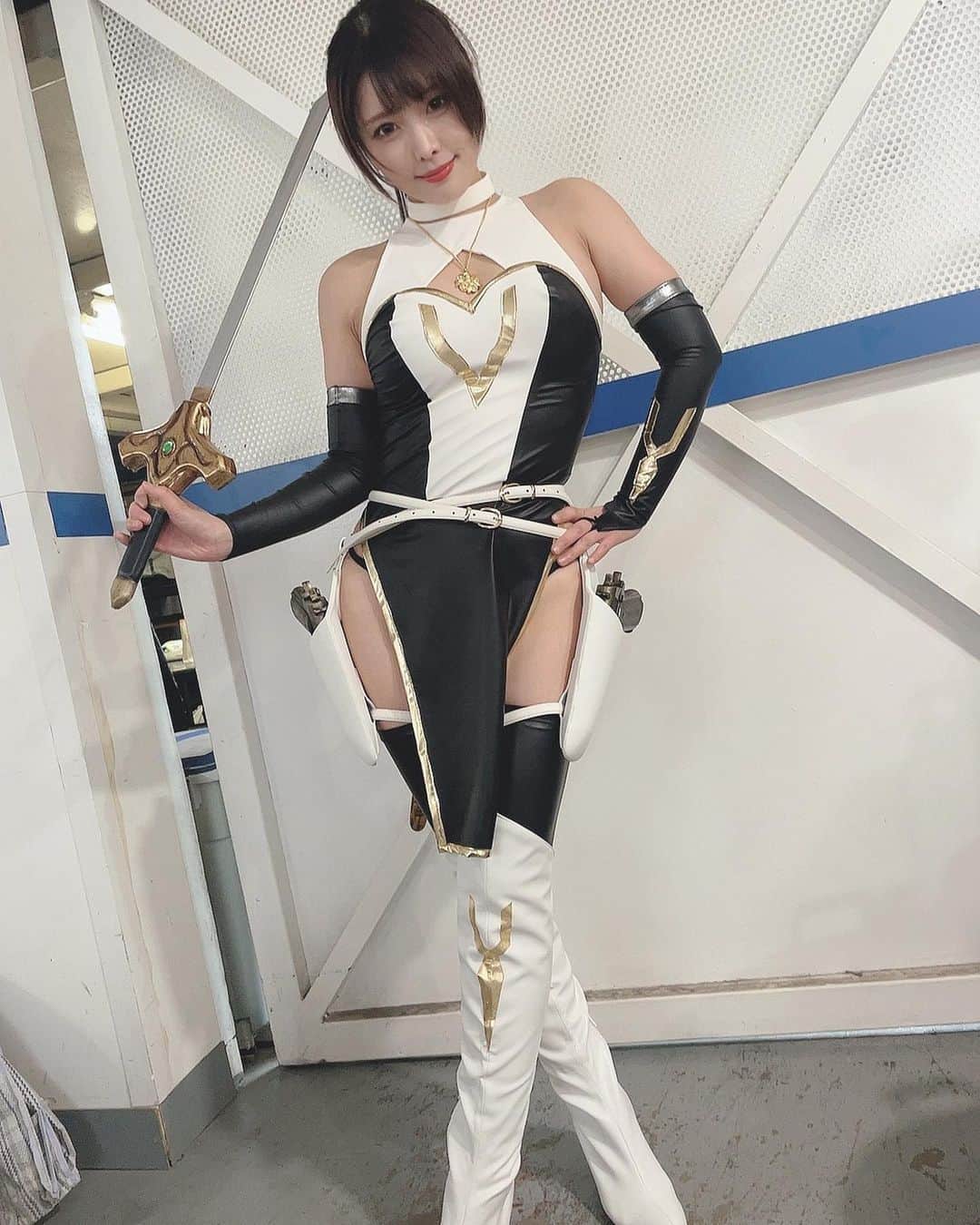 新村あかりのインスタグラム：「GIGAさんで撮影したよ♡ 聖銃士シスターアリス！  #giga #コスプレ #特撮 #特撮ヒロイン」