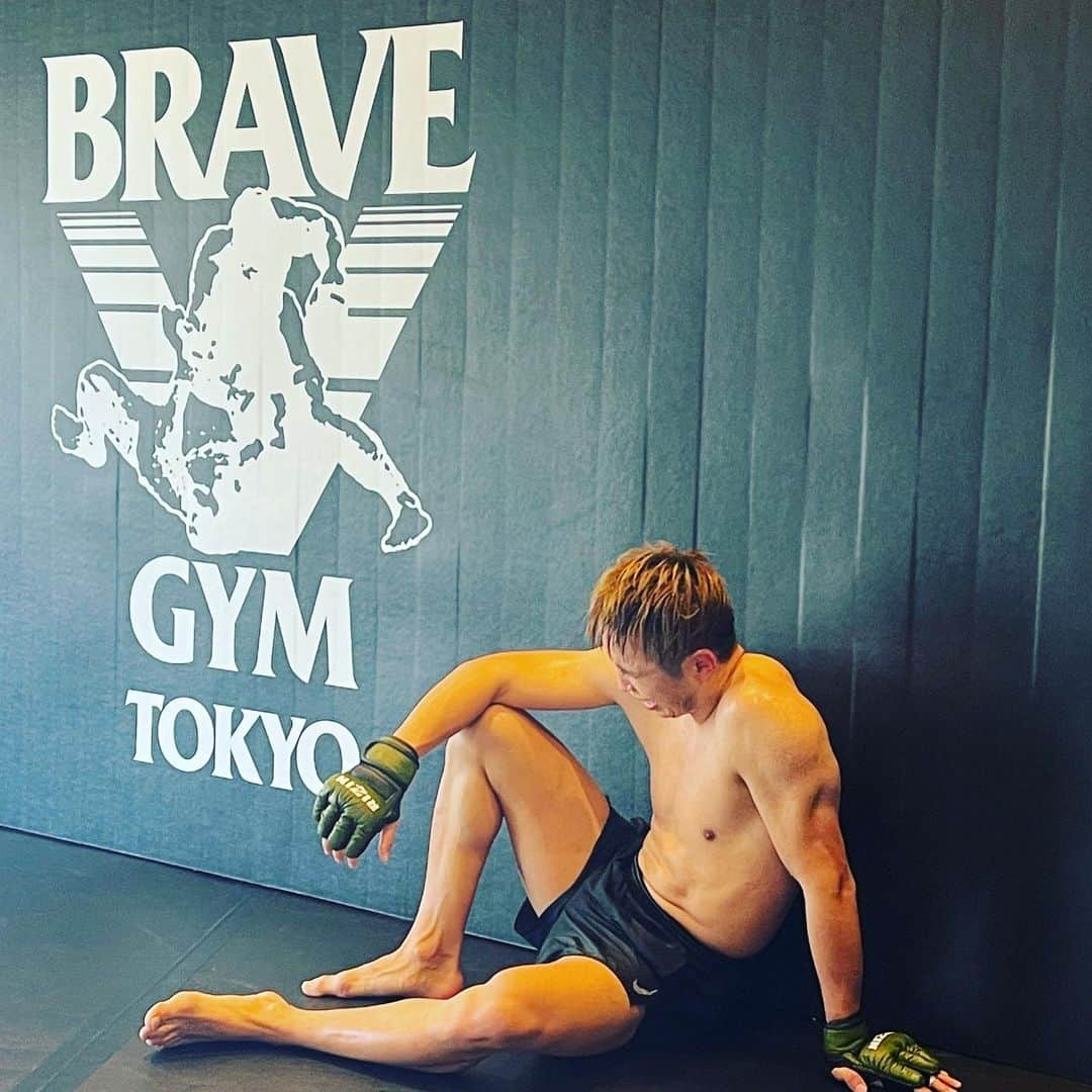 久保優太のインスタグラム：「今日も全力出し切った。🔥🔥🔥 #RIZIN #bravegym #training #トレーニング #久保優太」