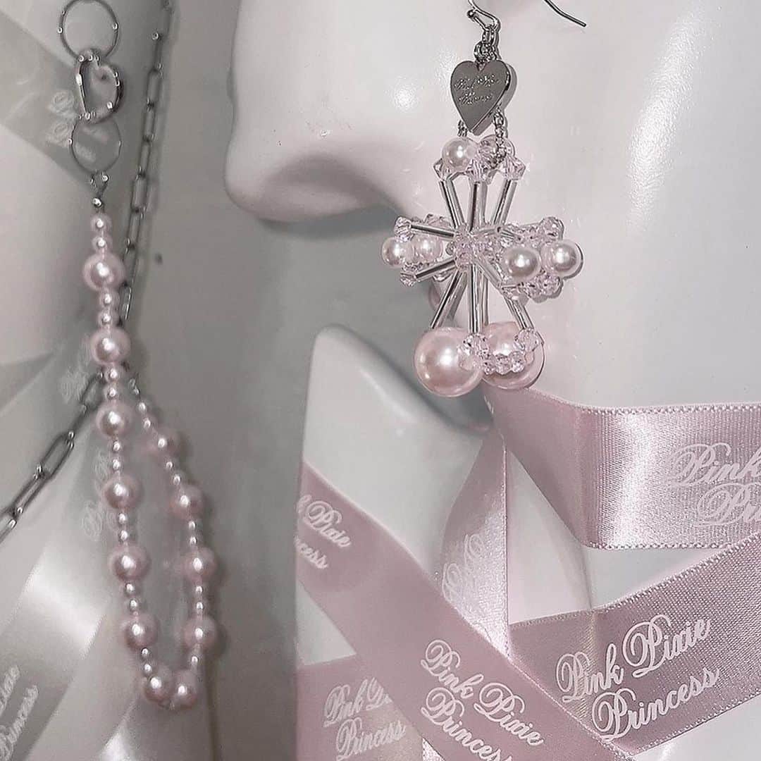 PPP（pink pixie princess）さんのインスタグラム写真 - (PPP（pink pixie princess）Instagram)「❤︎ ♡ppp Jesus christ Pearl earring♡ シルバーピンク オーロラクリアピンク」2月15日 17時13分 - _ppp_official