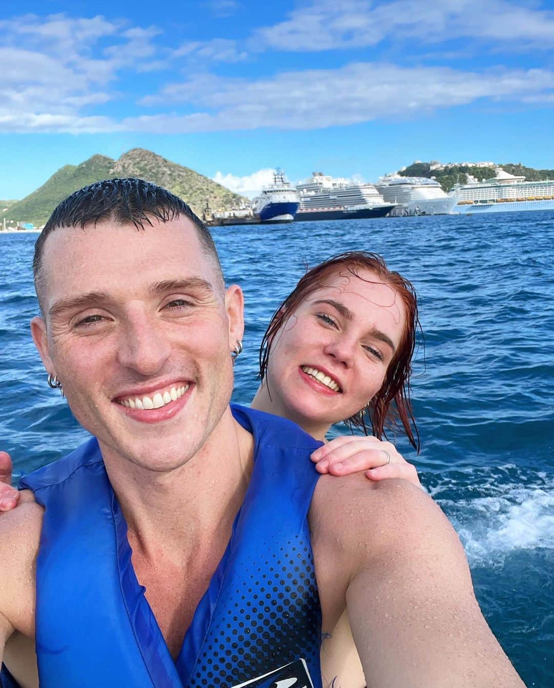 リュボーフィ・エフィメンコのインスタグラム：「#tb to a beautiful day in St. Marteen with friends ❤️🚀 . . . .  #travel#travelgram#jetski#friends#caribbean#instatravel#travelblog#royalcaribbean#rccl#cruise#cruiselife#crewlife#world#tourist#caribbean#travelphotography#destinations#royaltalent#travelblogger#sintmarteen🇸🇽#saintmarteen#traveling」