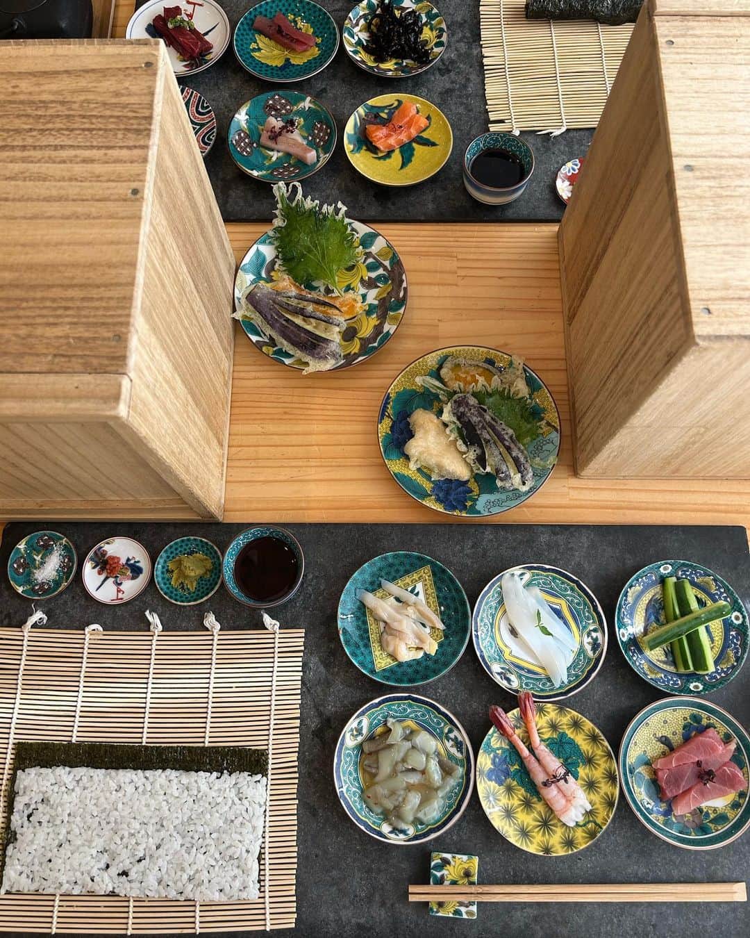 坂田茉世さんのインスタグラム写真 - (坂田茉世Instagram)「『Coil（コイル）』 手巻き寿司を楽しめました 好きな具材を選んで楽しかったです！ いろんな種類のお茶も飲み放題〜 落ち着く空間でした🫧」2月16日 0時05分 - mayopppe_