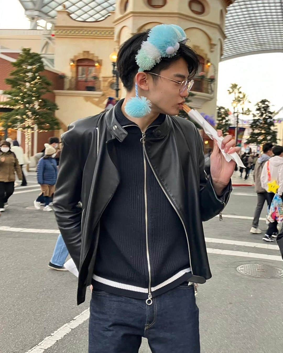 冨永章胤のインスタグラム：「正解は大阪です笑 またもや#usj の方来てます笑 ちなみにバカ楽しんでます！ 今回は変な写真ありますが高校生なんだなと思ってください笑笑 #冨永章胤」