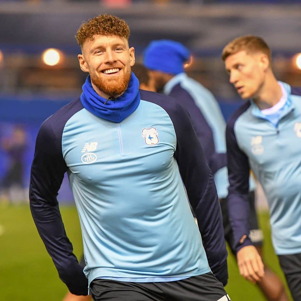 コナー・ウィッカムのインスタグラム：「Who needs a valentines when you have +3 points. Thankyou for the welcome and all the messages, I’m looking forward to creating more good moments on the pitch with this new team. The show goes on 💫」