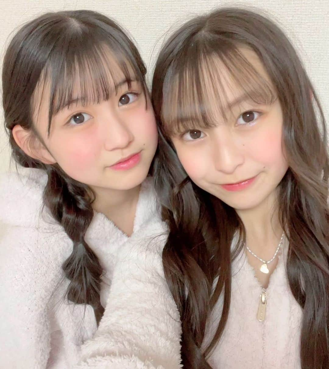 ゆめ & じゅなさんのインスタグラム写真 - (ゆめ & じゅなInstagram)「ジェラピケのお揃いのパジャマ！！ 　  もふもふでとってもあったかいんです❤️‍🔥  着るだけでテンション上がっちゃいます！  #野崎結愛 #野崎珠愛 #ゆめじゅな  #姉妹 #仲良し姉妹 #パジャマ #お揃い  #ジェラピケ #gelatopique #福袋  #おそろコーデ #中学生 #2歳差姉妹  #sister #roomwear #student #❤️‍🔥」2月15日 19時33分 - yumejuna