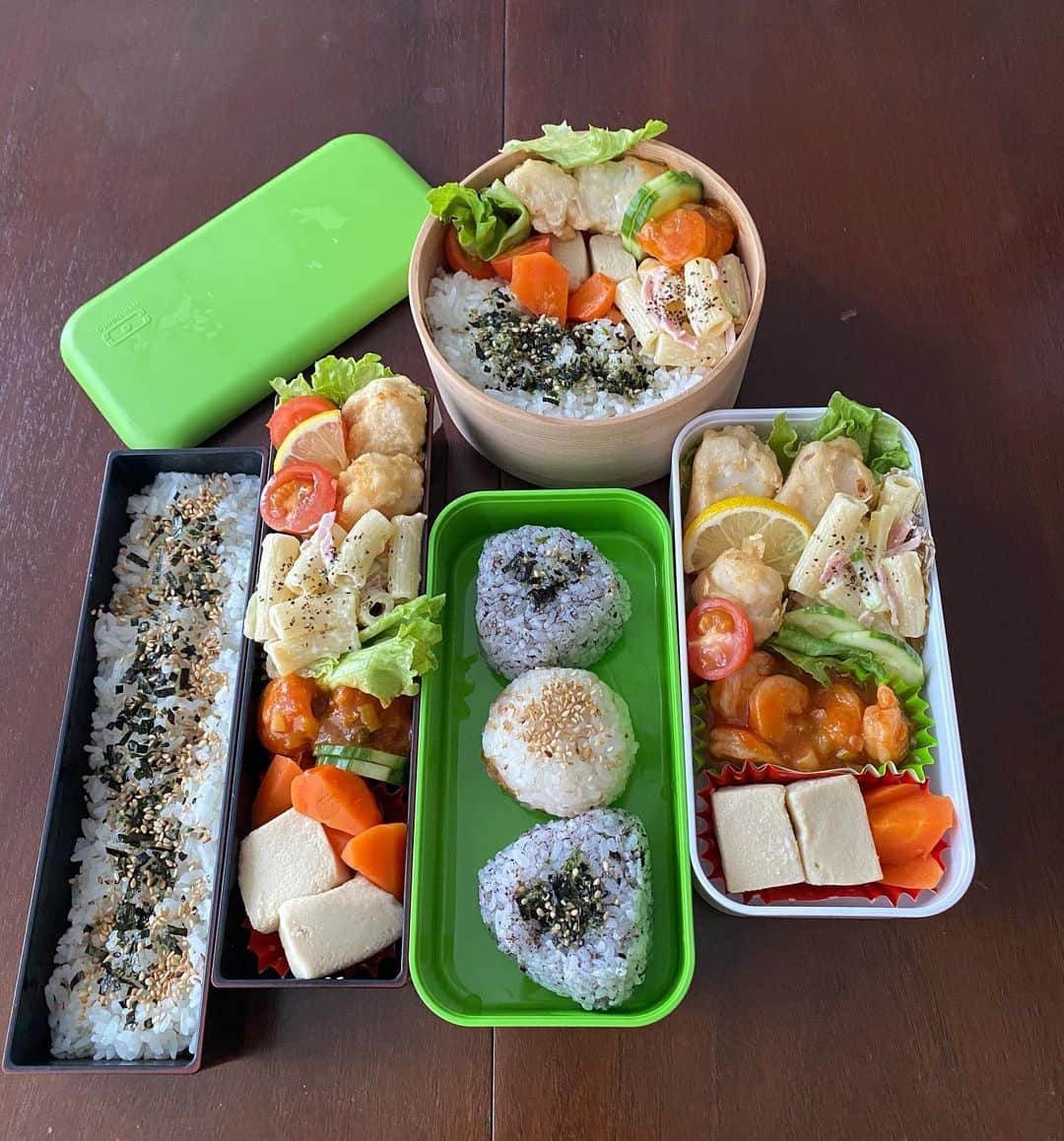 Rie's Healthy Bento from Osloのインスタグラム：「Used to be Mother-Father-Daughter bento, now Grandma-Grandpa-Mom bento from my kitchen 2023. 👶㊗️🎉 #bento #obento #lunchbox #お弁当　#弁当 #おひるごはん 🍱🍱🍱」