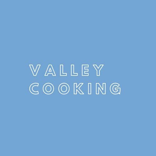 青谷優衣のインスタグラム：「料理教室、始めます！👩🏻‍🍳🤍  私自身、真剣に料理と向き合うようになったのは主人と出逢ってからで もちろん身体の為の食事ではありますが、食べてくれる人に喜んで欲しいという気持ちが日々の原動力になっていました。  そんな、喜んでもらえる、美味くて栄養のあるお料理を少しでも皆様とシェアできればと思っております💐  プロアスリートである主人との食生活で気を付けていること、実践しているグルテンフリーフードについてなどなど、色々なお話しをしながら、皆様に楽しんでいただける場になればいいな。と考えております。  もう考えるだけでドキドキ。  まだまだ私も未熟者ですが、 来てくださる皆様と一緒に、さらに上達出来ればと思っております🤍  まずは女性限定の対面レッスン形式で。 第1回目の日時や詳細はこちらのアカウントから追ってお知らせさせていただきます。  @valley_cooking   お友達の皆様も是非来てね🤍」
