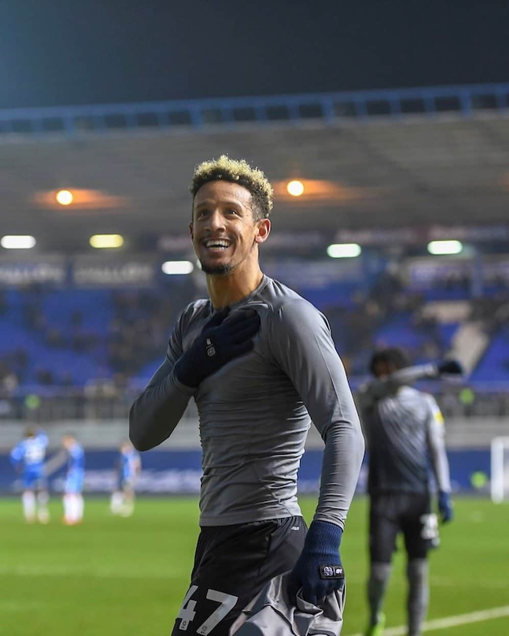 カラム・ロビンソンのインスタグラム：「What a feeling last night was to get the win in front of you fans 💙 Now need to build on that Friday night 👊🏽 Ps always good to score and beat them lot #CityAsOne」