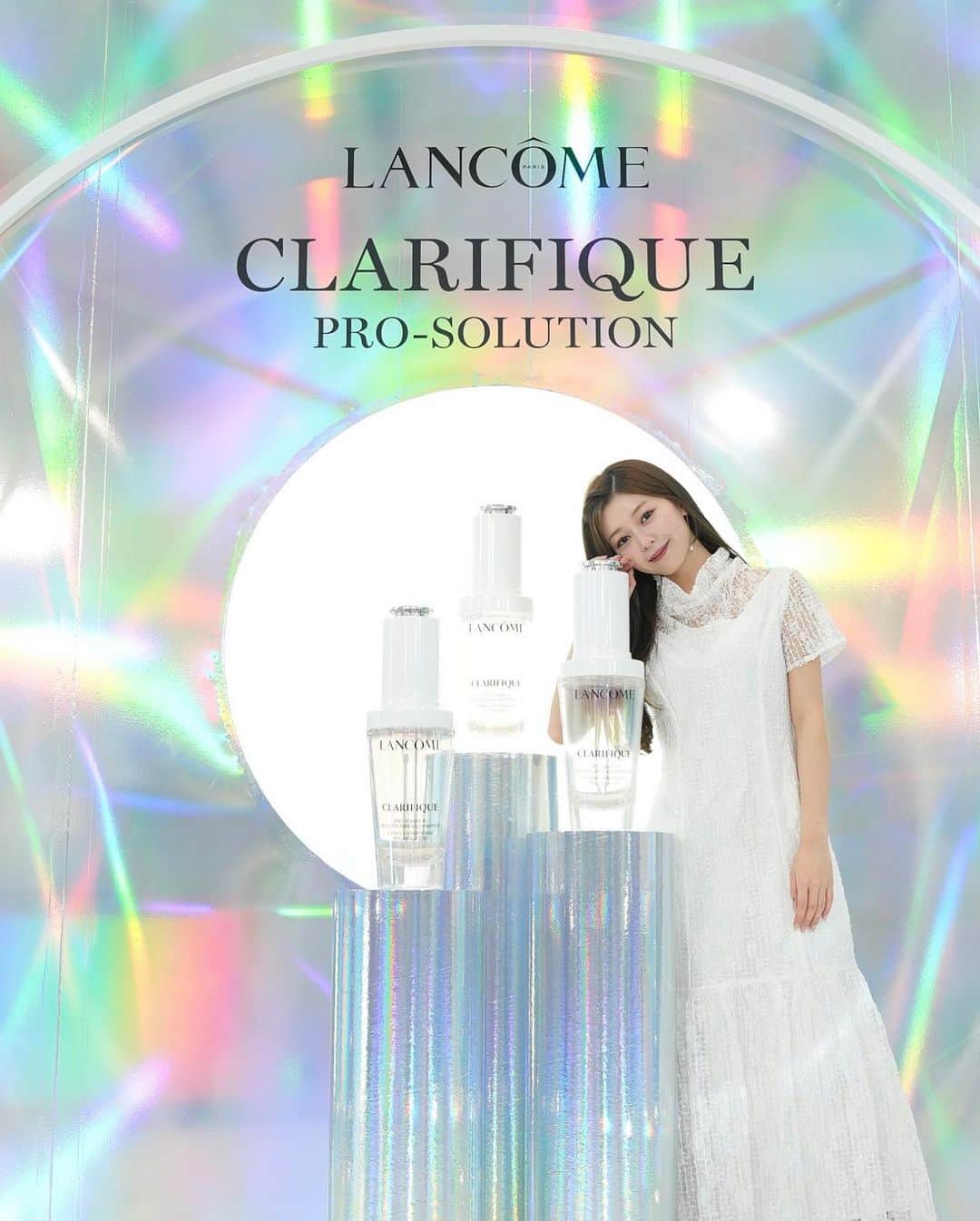 石崎日梨のインスタグラム：「⁡ LANCÔME🫧　 2月10日発売　新世代「6QDx美白」美容液 「クラリフィック ブライトニング セラム」の イベントに出席させていただきました✨ ⁡ 韓国の美容施術「ウォーターピーリング」を着想源に 透明肌へと導いてくれる6つの承認効果を持つ 医療部外品承認の美容液！ ⁡ 6QDx美白は、 1 シミ・そばかすを防ぐ　2 肌にうるおいを与える  3 肌をなめらかに整える  4 にきびを防ぐ 5 油分バランスを整える  6 皮膚を保護する ⁡ 高濃度のナイアシンアミドや 肌のターンオーバーを促すブナの芽エキスもたっぷり配合✨ ⁡ 今夜のスキンケアが楽しみ…♡ ⁡ @lancomeofficial  #ランコム ⁡ #クラリフィックブライトニングセラム#6QDx  #ランコム美白美容液 #6QDx #ウォーターピーリング #ナイアシンアミド #PHA美容液 #PR」