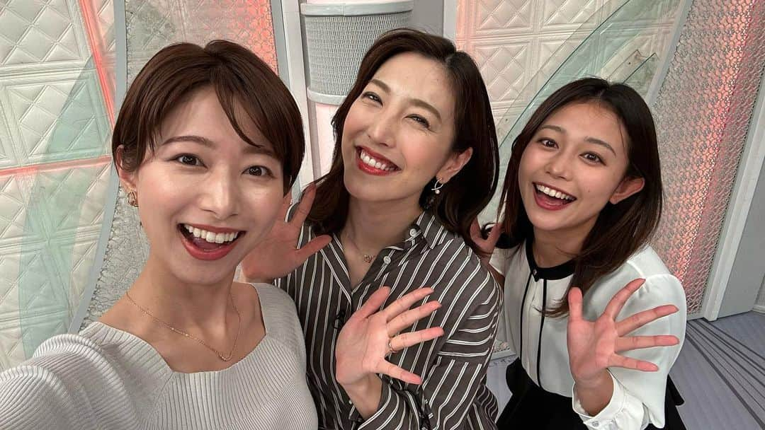 松﨑涼佳のインスタグラム：「今週も折り返しですね🌙  先週金曜日のLive news α いろいろな撮り方を試してみました😆💕  緊張しがちな私の良かったところや成長に気付いて労ってくださる素敵な先輩方です✨  #livenewsα #ライブニュースα #小澤陽子 アナ#海老原優香 アナ #松﨑涼佳 #これからもよろしくお願いいたします」