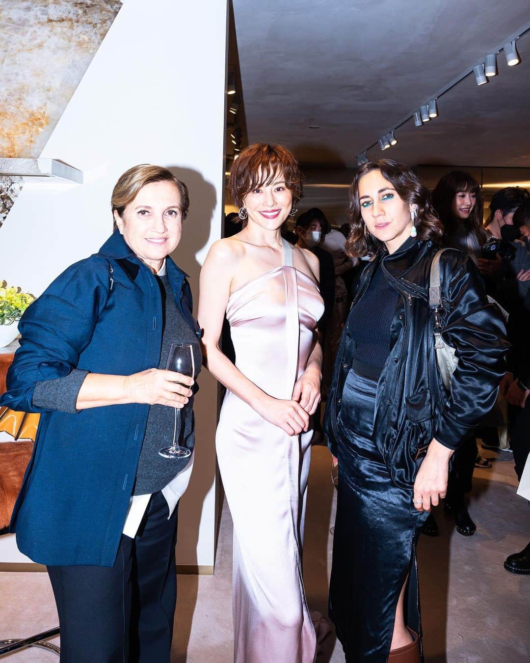 米倉涼子のインスタグラム：「I am very honored to meet them at this party.  We talked about See you next time in Italy!   @fendi  @silviaventurinifendi  @delfinadelettrez  #palazzofendiomotesando」