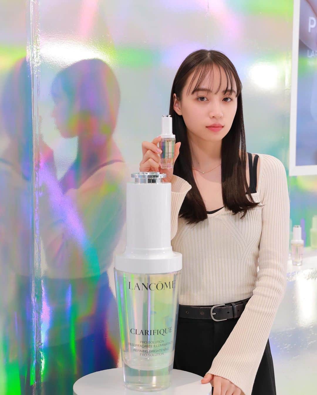 小嶋彩音のインスタグラム：「ㅤㅤㅤㅤㅤㅤㅤㅤㅤㅤㅤㅤㅤ @lancomeofficial  ㅤㅤㅤㅤㅤㅤㅤㅤㅤ ランコムの新製品 「クラリフィック ブライトニング セラム」  発売記念イベントへ！ ㅤㅤㅤㅤㅤㅤㅤㅤㅤㅤㅤㅤㅤ シミ、そばかすや保湿、にきびを防ぐなど 6つの承認効能をもつ医薬部外品  気になるところを1本でケアできるので、 マルチに使える美白美容液🫧 ㅤㅤㅤㅤㅤㅤㅤㅤㅤㅤㅤㅤㅤ今夜から使うのが楽しみ！ ㅤㅤㅤㅤㅤㅤㅤㅤㅤㅤㅤㅤㅤ #ランコム #クラリフィックブライトニングセラム #PR#ランコム美白美容液」