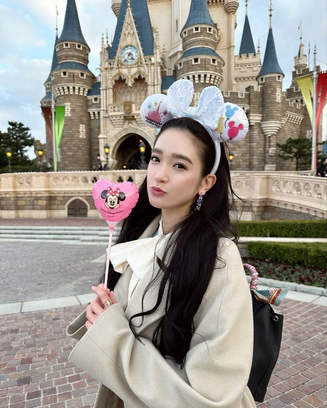 太田麻美のインスタグラム：「Disney land🏰💖  #disney #disneyland #東京ディズニーランド #ディズニー #夢の国 #ミニーマウス #ディズニー大好き」