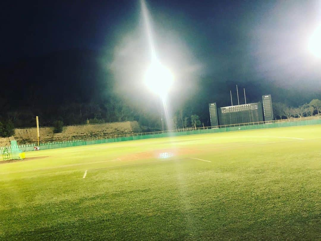 野澤佑斗さんのインスタグラム写真 - (野澤佑斗Instagram)「久しぶりのナイター⚾️ やっぱ楽しいわ😊😊  #野澤佑斗 #ボクノザワ #ボクノザワのベースボールTV #https://www.youtube.com/@bokunozawa #筋トレ #training #筋トレ男子 #筋肉 #草野球 #ゴルフ #ゴルフ男子 #ローリングス #野球教室 #ピッチング #サイドスロー #個人指導 #団体指導」2月15日 22時07分 - yutonozawa1106