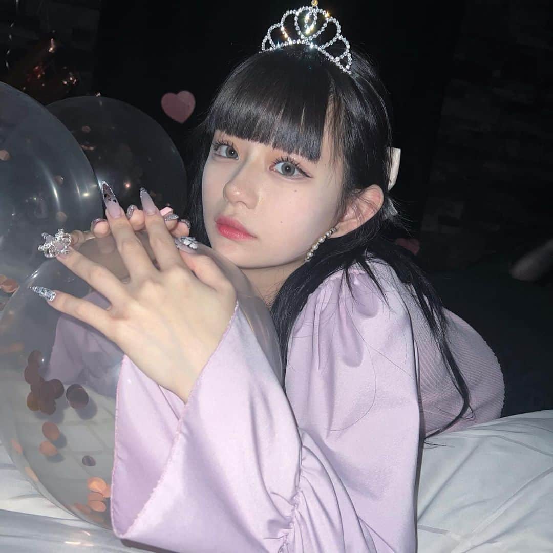 かれんのインスタグラム：「• • 19歳になりました • ガンダするので着いてきてくれ」
