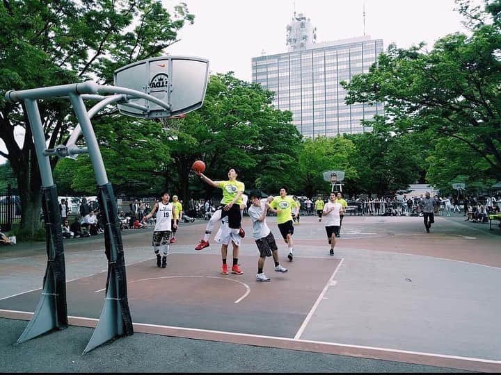 大原亞紋のインスタグラム：「今年のALLDAYは出たいな！ この時まだ21歳とかで若かった笑  #ALLDAY #basketball #streetball #fenix #yoyogi #shibuya #harajyuku」