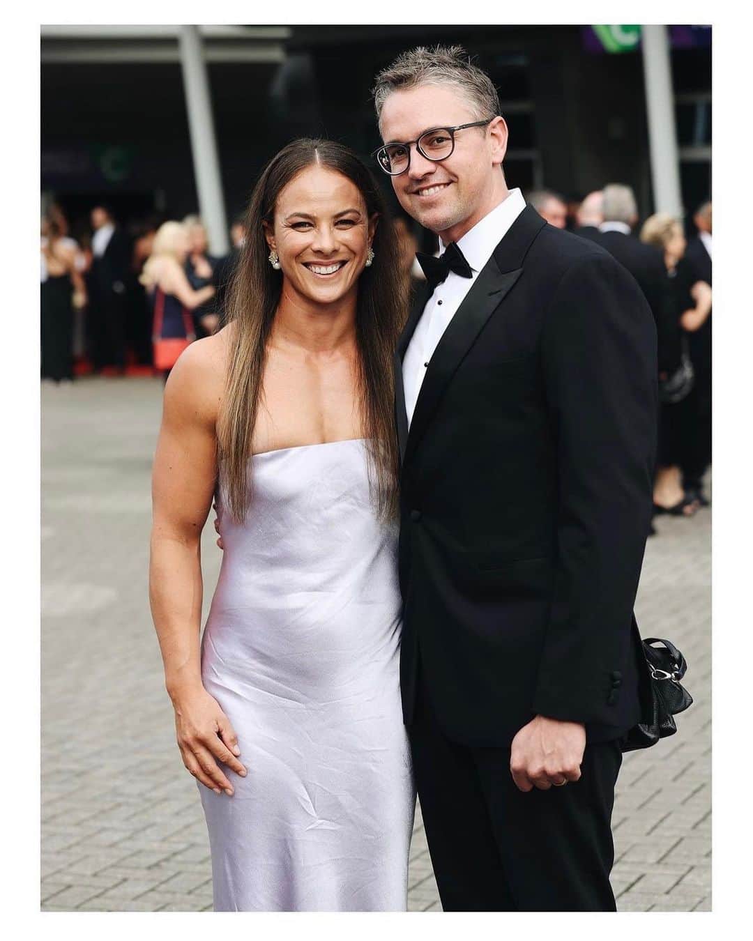 リサ・キャリントンのインスタグラム：「One of my favourite nights of the year. Big congrats to @zoisynnott and all of the winners at last night’s @halbergfoundation Awards 🏆  📸 @thenzteam」