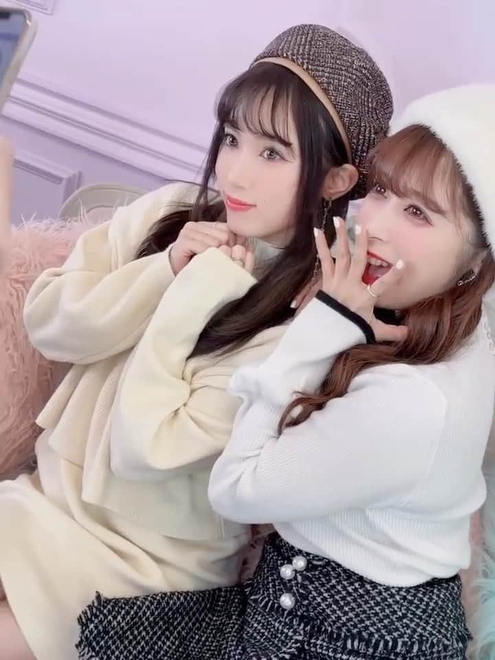 yokoのインスタグラム：「みのりさん8周年まであと少し❤️ 2/20.21はいつもと違うことばかりで ワクワクが止まらないです😳🫶🏻 きてくださる方は 絶対に後悔しないし めちゃくちゃ楽しんでもらえます💓 テーマは一部毎に違ってて  20日 １部　ファン感謝祭　伊集院クラスのフレンズ👭 ２部　SING  ショー前SP  Good Time ３部　オーレジェ　オド芸モー娘。  21日 １部　SEXY (推しプランの方にキスマークつきプロマイドプレゼント💋) ２部　ファン感謝祭 ３部　オーレジェ　ショー前SP Good time オド芸モー娘。  そしてPTAプランが超豪華❤️❤️❤️  🌼PTAプランで1部分いてくださる方🌼 ▶︎４人各々のプロマイド１種 計４枚 ▶︎PTA会員証ステッカー１枚 ▶︎PTA限定プロマイド１種  🌼PTAプランで2部分いてくださる方🌼 ▶︎４人各々のプロマイド２種　計８枚 ▶︎PTA会員証ステッカー２枚 ▶︎PTA限定プロマイド２種 ▶︎４人の仲良しA4ポスター１枚  🌼PTAプランで3部分いてくださる方🌼 ▶︎４人各々のプロマイド３種　計１２枚 ▶︎PTA会員証ステッカー３枚 ▶︎PVのメイキング映像 （本編はみのり推し4件で） ▶︎鍵付きPTAインスタアカウントへご招待 （普段のインスタにあげない４人の素な 感じ強めの写真や動画が入ります‼︎ こちらはあなただけで見てくださいね‼︎🤫）  ⚠️今回2daysなので最大6件。 もし3件以上の4件.5件.6件と 付けてくださるすごい方がいるとしたら... ステッカー最大６枚限定プロマイド最大６種 4人各々のプロマイド最大６種　計３６枚 用意してありますので安心してください💓  とんでもない特典満載です🥰 大切な人の大切な日、 絶対に素敵な2日間になるので 絶対に来てもらいたいし よーこもいっぱい頑張って覚えたり普段と違うことしてるから そんな日を見に来て貰えたら嬉しいです☺️💕  #伊集院クラス#PTAプラン #みのり8周年イベント  #バーレスク東京 #ショークラブ #ショー #ダンサー #モデル #エンタメ活動を止めない」