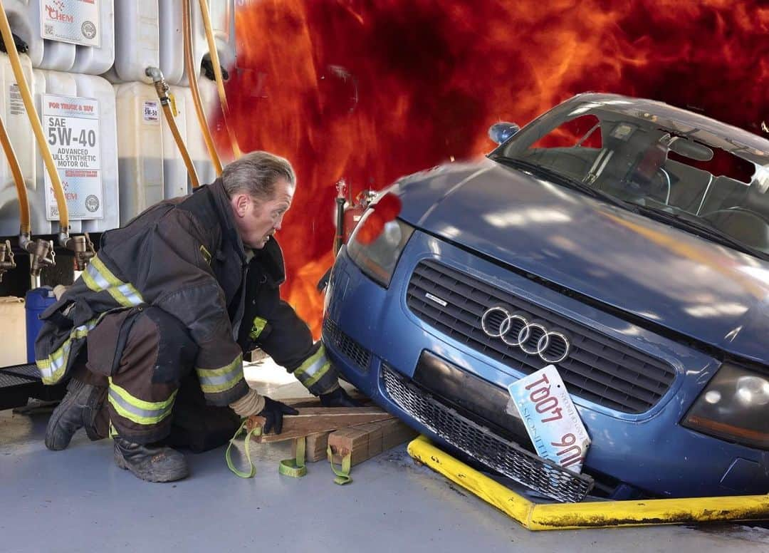 クリスチャン・ストールティのインスタグラム：「Wedge you be interested in watching Chicago Fire tonight? I’m not cribbing around, it Audi be a good one! (Flames photoshopped for dramatic effect.) #ChicagoFire #OneChicago」