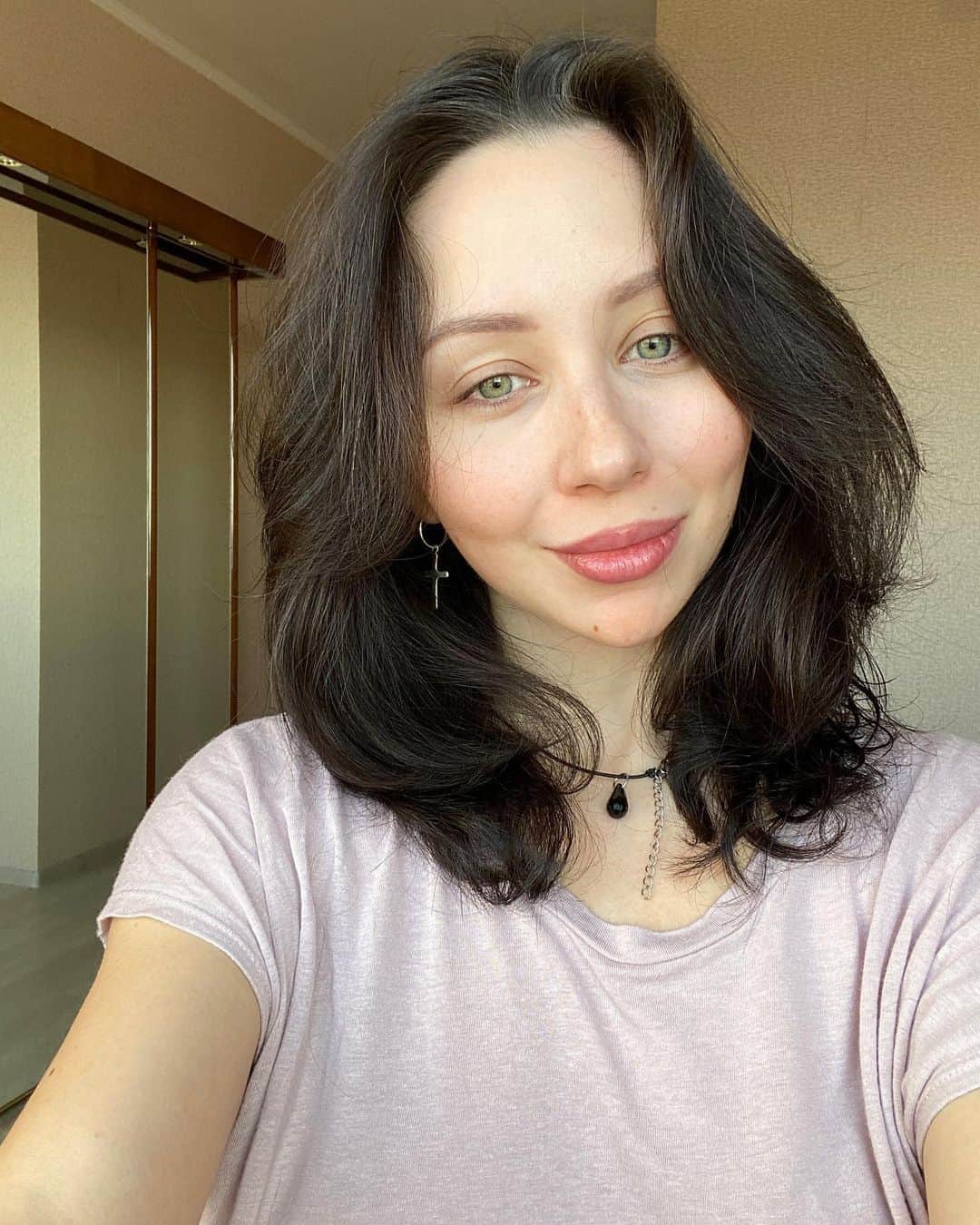 エリザベータ・トゥクタミシェワのインスタグラム：「Люблю свой нос, и губы, и глаза, но только с правильного ракурса!   Я 🤍」