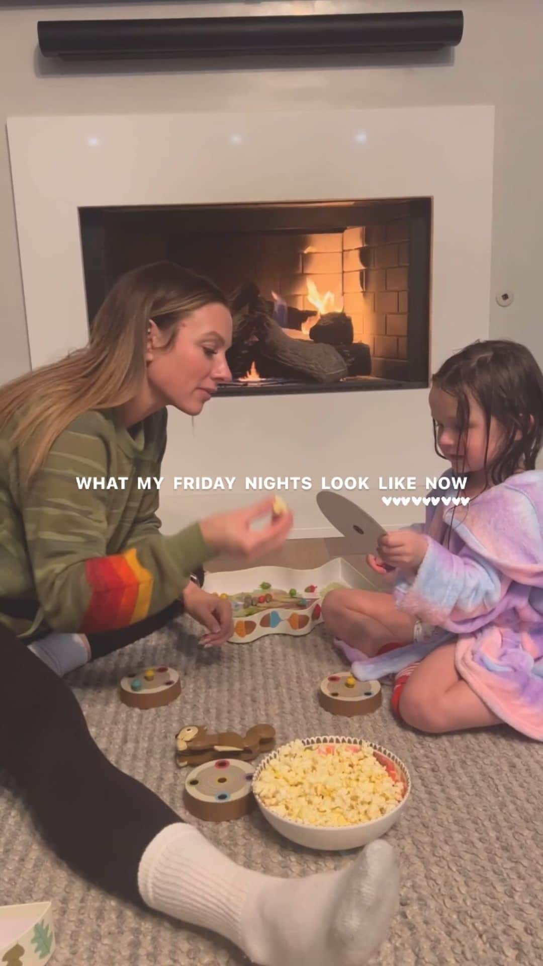 Paige Hathawayのインスタグラム：「You’d think I’d experience FOMO when my old friends send me pictures of them out at bars or hanging with each other and Yes, at one point I thought I would miss my old life but I don’t even in the slightest bit. You would find me often at some concert and I went out a lot with friends going to events in Los Angeles since I lived there for over +10 years but I think motherhood made me realize that I didn’t have a life to miss before my daughter came along. For me, a more purposely joyful filled life began the day I met her.  I shared this on my story a couple days ago and wanted to explain what I meant by it because I feel like it’s such a great topic to talk about:   No, your life will not be empty and devoid of meaning if you don’t have kids. We’re each responsible for determining our own purpose. A life without children is not empty, unless you choose to leave it that way and a life with children can be filled with all the wrong stuff.  The choice to have or not have children doesn’t automatically make your life more meaningful. It’s all down to how you fill your time, whether that’s with caring for kids or not.  Your life is your own and no one else gets to decide what it’s all for. Not the looming weight of social media expectations, not your parents who are desperate for grandkids, and definitely not your friends that are having kids all around you!  It is perfectly okay to decide not to reproduce tiny humans. Work out what YOU care about and what’s the right path for you to take for your future; …bring THAT  into the world, care for it, protect it, value it. Let it be your life’s work, meaning, and purpose.  If life feels empty, fill it up. Kids are not the only thing that brings purpose filled joy. Although I am happier being a mother, that doesn’t mean you will be and that’s perfectly okay! ☺️  What are your thoughts on this topic?! 💭   #motherhood #childfree #happiness #purpose」