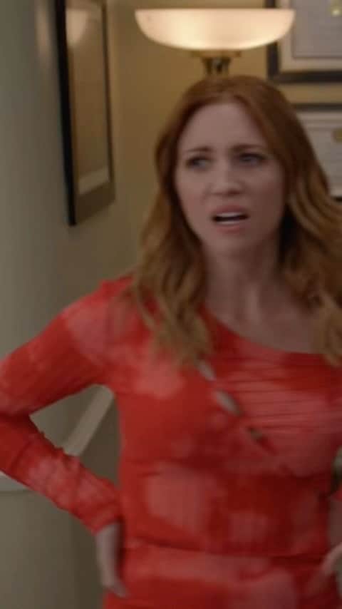 ジーナ・ロドリゲスのインスタグラム：「When one of the loves of your life @brittanysnow comes to SLAY on @notdeadyetabc CATCH A NEW EPISODE TONIGHT on @abcnetwork and stream on @hulu HOPE YOU DIG TONIGHTS EPISODE!!!!」
