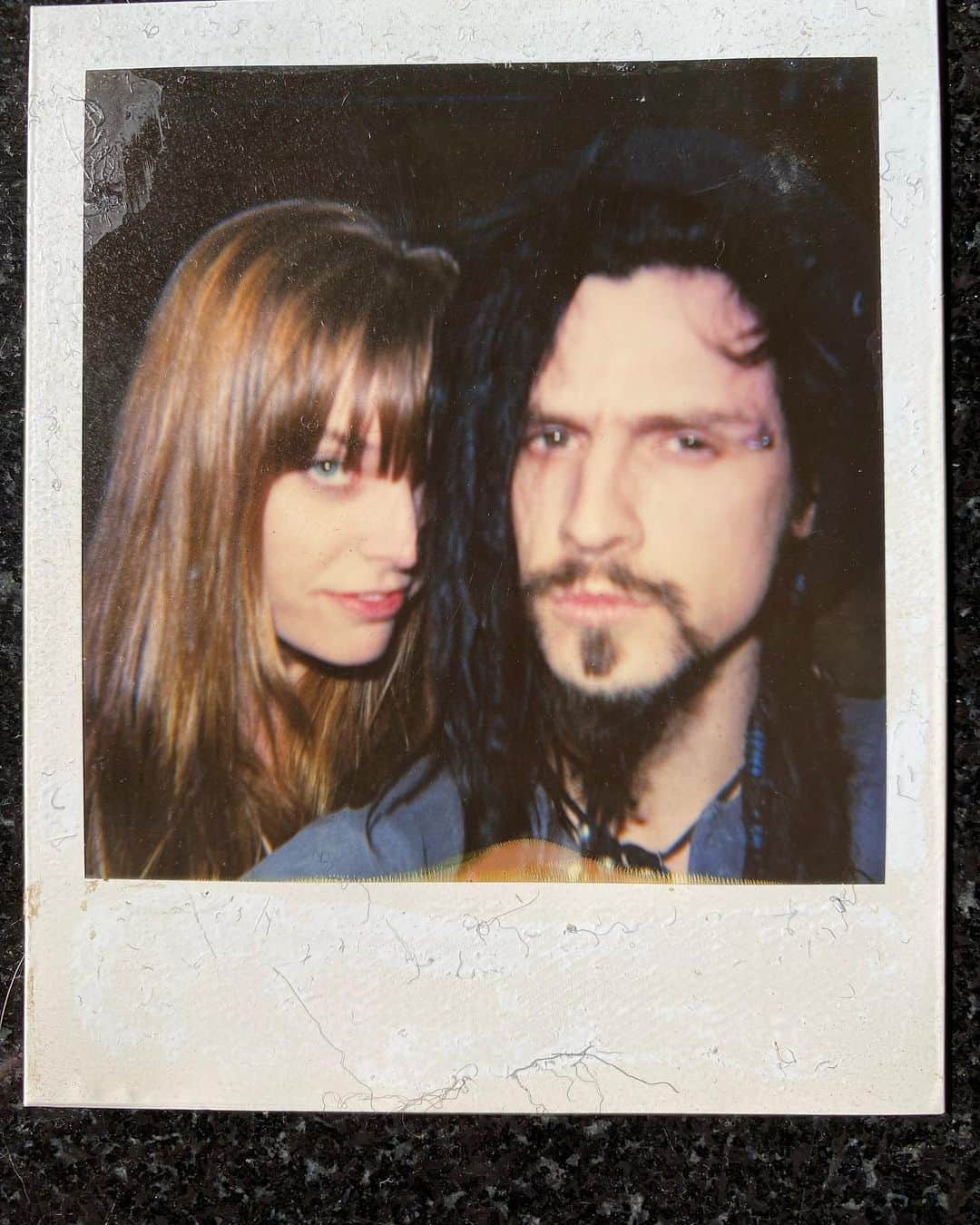 シェリ・ムーン・ゾンビのインスタグラム：「Happy 30th Anniversary to us! From where it all began to where we’re at now. Polaroid to digital. Phone booths to cell phones. A lot has changed in 30 years and I’m so freakin’ happy I’m going through it all with my soul mate. You have all my love Rob. Here’s to the next 30.  #happyanniversary #robandsheri #zombielove #twoweirdosinlove #robzombie #sherimoonzombie」