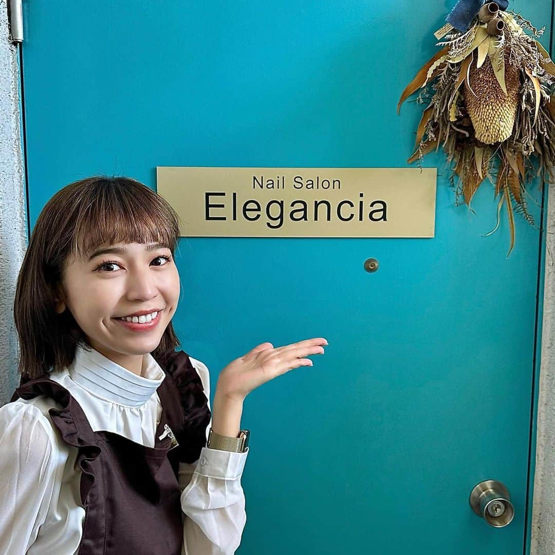 夏江紘実のインスタグラム：「. 💐お知らせ💐 この度［Nail Salon Elegancia(ネイルサロンエレガンシア)］を代々木上原にOPENしました💐 1席のみの隠れ家サロンです😌 . 今まで資格を取得したりネイルの勉強を続けていましたが、こうして形にする事が出来て嬉しいです🥺💕 可愛いネイル作れるように頑張ります！ . 🦢サロンinstagram🦢 @nailsalon_elegancia  . 🫧サロン詳細🫧 https://beauty.hotpepper.jp/kr/slnH000632451/?vos=cpshpborgmail140324101 . . #nail #nailsalon #代々木上原 #代々木上原ネイルサロン  #代々木上原ネイル」