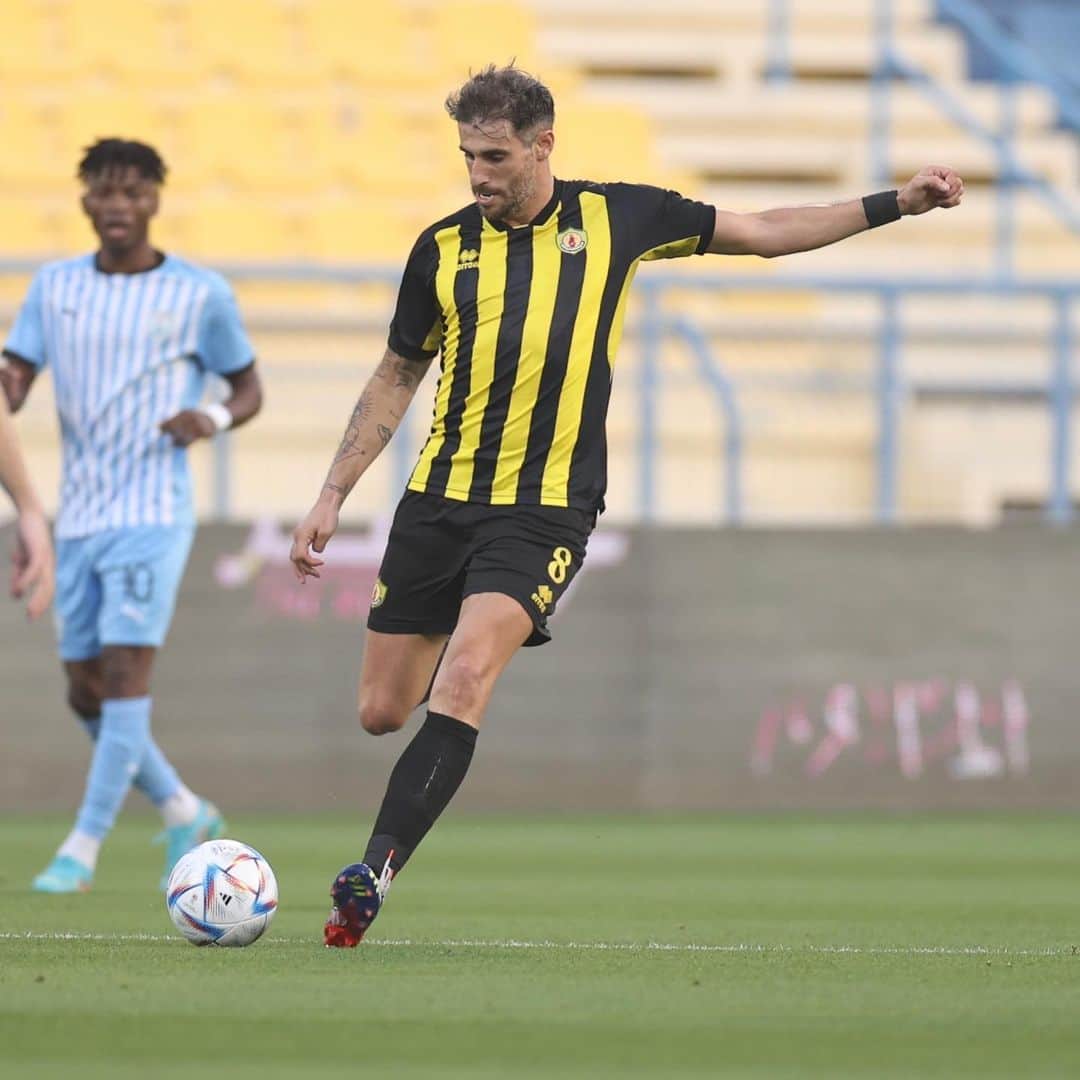 ハビ・マルティネスのインスタグラム：「+3! We don’t stop shabab! @qsl @qatarsportsclub」