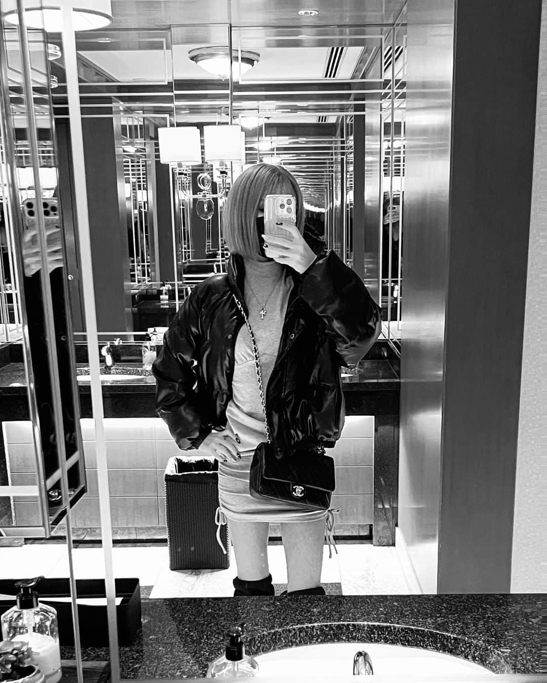 のインスタグラム：「︎︎︎︎︎︎☑︎  𝚢𝚘𝚞 𝚊𝚛𝚎 𝚜𝚘 𝚌𝚊𝚙𝚊𝚋𝚕𝚎. 𝚜𝚝𝚘𝚙 𝚍𝚘𝚞𝚋𝚝𝚒𝚗𝚐 𝚝𝚑𝚊𝚝.」