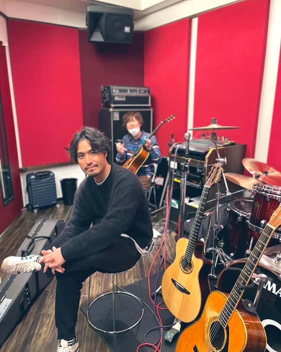のインスタグラム：「おはよー！ 昨日からリハーサルが始まりました🎙 2/18の「WHITE」は ソロになってからの楽曲を お届けします✨  当日券も若干だけど ありますので 駆け込みもウェルカム✨  よろしく😁」