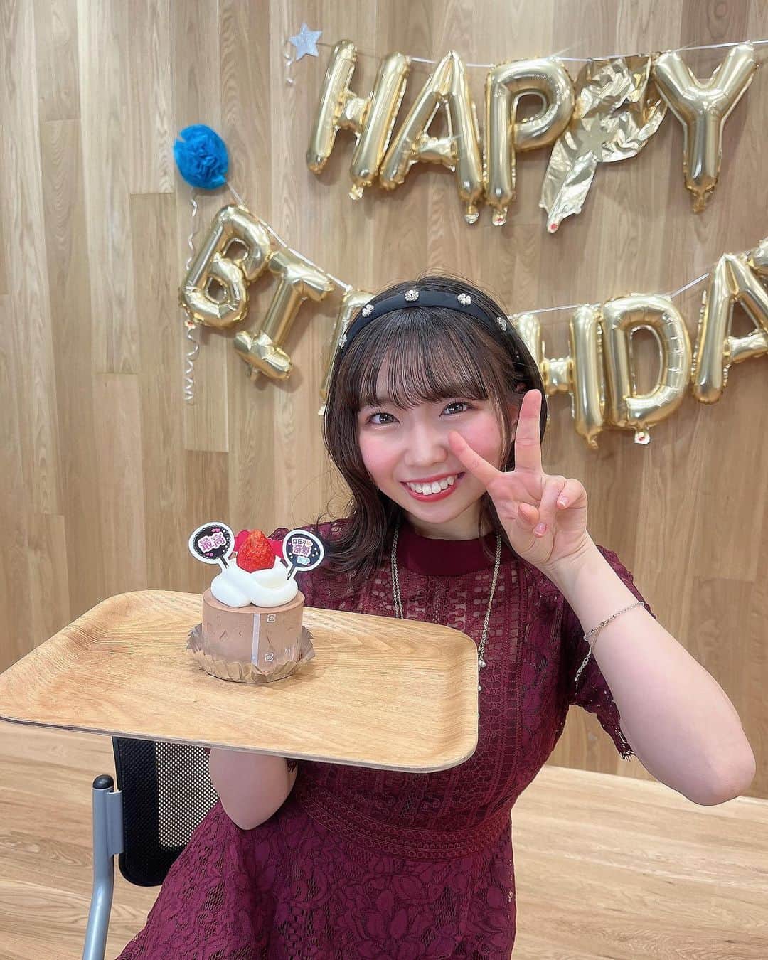 播磨かなさんのインスタグラム写真 - (播磨かなInstagram)「🎂❤︎🎂Thank u🥰 　 2月13日のお誕生日当日に ありがたいことに 皆さんからたくさんお祝いしていただいたのに  まだ祝われたいムードの女参上🫡 　 　 改めまして、 2月13日で21歳になりました！ 播磨かなです☺️  　 21歳の私も宜しくお願いします☺︎ 　  21歳は20歳よりもっと！もっ と！ ♡皆さんと一緒に楽しんでいきたいかな！✨ 播磨かな！ 　　 いつもありがとオリゴ糖です🥰 　  　 　 　 　 　 　 　　  #happybirthday #thankyou  #mybirthday  #birthdaygirl  #birthday #celebration #birthdaycake #anniversary  #21yearsold #fun #photo  #instagram #instagood #instalike #love #happy #smile  #follow #me #followme  #생일 #생일파티 #생일축하해 #좋아요 #팔로우  #誕生日 #21st  ☆ #おめでとう #私 ☆ #播磨かな」2月16日 12時54分 - harima__official