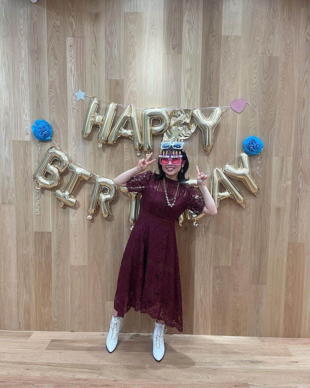 播磨かなさんのインスタグラム写真 - (播磨かなInstagram)「🎂❤︎🎂Thank u🥰 　 2月13日のお誕生日当日に ありがたいことに 皆さんからたくさんお祝いしていただいたのに  まだ祝われたいムードの女参上🫡 　 　 改めまして、 2月13日で21歳になりました！ 播磨かなです☺️  　 21歳の私も宜しくお願いします☺︎ 　  21歳は20歳よりもっと！もっ と！ ♡皆さんと一緒に楽しんでいきたいかな！✨ 播磨かな！ 　　 いつもありがとオリゴ糖です🥰 　  　 　 　 　 　 　 　　  #happybirthday #thankyou  #mybirthday  #birthdaygirl  #birthday #celebration #birthdaycake #anniversary  #21yearsold #fun #photo  #instagram #instagood #instalike #love #happy #smile  #follow #me #followme  #생일 #생일파티 #생일축하해 #좋아요 #팔로우  #誕生日 #21st  ☆ #おめでとう #私 ☆ #播磨かな」2月16日 12時54分 - harima__official