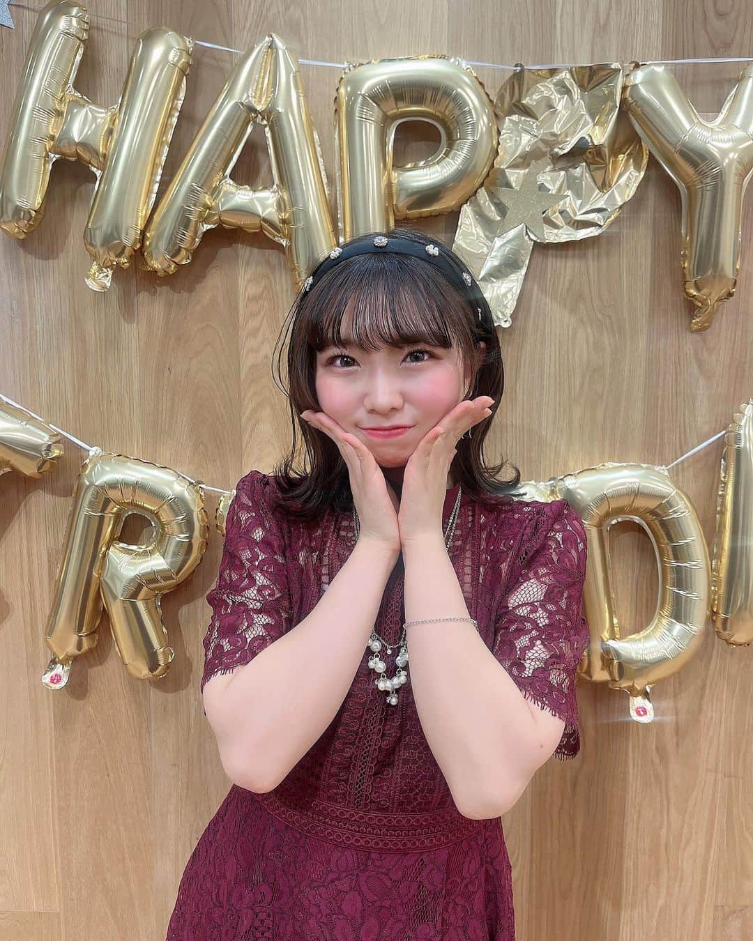 播磨かなさんのインスタグラム写真 - (播磨かなInstagram)「🎂❤︎🎂Thank u🥰 　 2月13日のお誕生日当日に ありがたいことに 皆さんからたくさんお祝いしていただいたのに  まだ祝われたいムードの女参上🫡 　 　 改めまして、 2月13日で21歳になりました！ 播磨かなです☺️  　 21歳の私も宜しくお願いします☺︎ 　  21歳は20歳よりもっと！もっ と！ ♡皆さんと一緒に楽しんでいきたいかな！✨ 播磨かな！ 　　 いつもありがとオリゴ糖です🥰 　  　 　 　 　 　 　 　　  #happybirthday #thankyou  #mybirthday  #birthdaygirl  #birthday #celebration #birthdaycake #anniversary  #21yearsold #fun #photo  #instagram #instagood #instalike #love #happy #smile  #follow #me #followme  #생일 #생일파티 #생일축하해 #좋아요 #팔로우  #誕生日 #21st  ☆ #おめでとう #私 ☆ #播磨かな」2月16日 12時54分 - harima__official