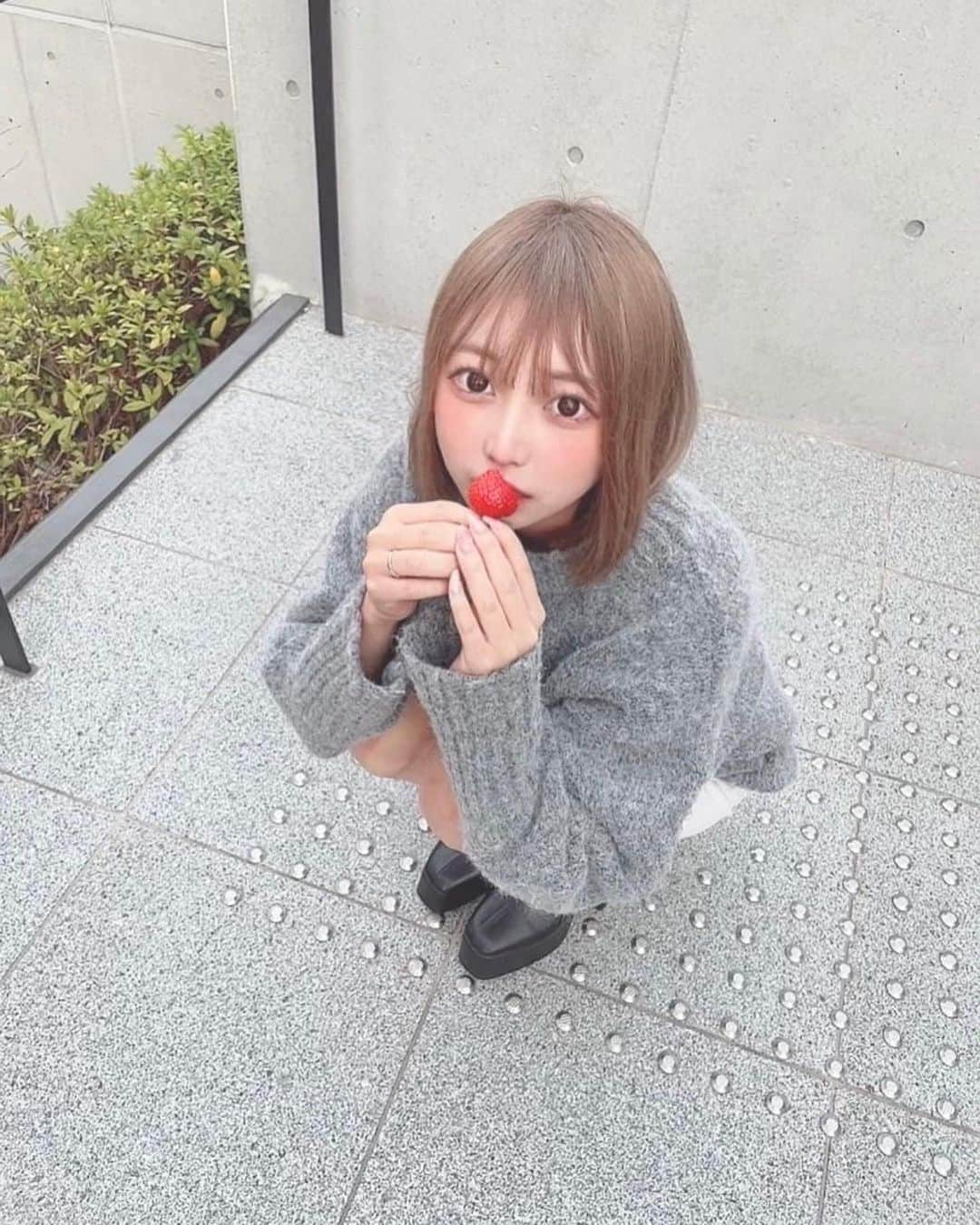 早河ルカ（るー）さんのインスタグラム写真 - (早河ルカ（るー）Instagram)「いちご狩り行きたい🍓🍓  みんなはなんのフルーツが好き〜？？   #ZARAコーデ  #毎日コーデ  #いちご狩り」2月16日 18時42分 - ru_4519