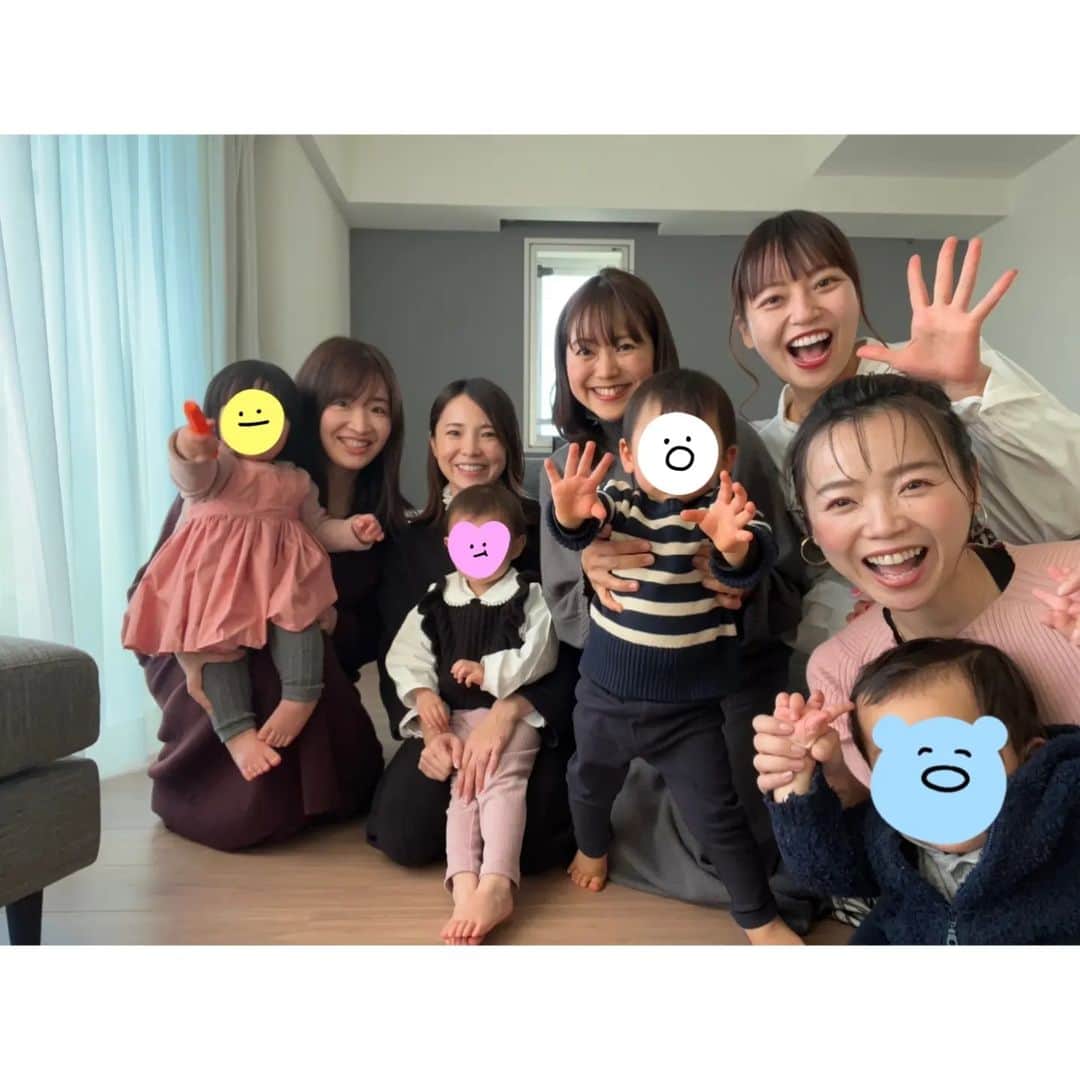 矢田部ゆかのインスタグラム：「（時系列逆だけど😂） もみちゃんちで持ち寄り新年会💗 もみちゃんの手料理も美味しすぎた…サーモンフライ🤤💕  男のコ2人が娘のクルマを押してくれて癒やされた〜😍」