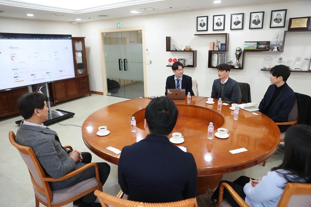 ペ・スンジンのインスタグラム：「K LEAGUE Youth official Partnership 'plco' . . . Kリーグ ユース オフィシャル パートナーシップ 'plco'」
